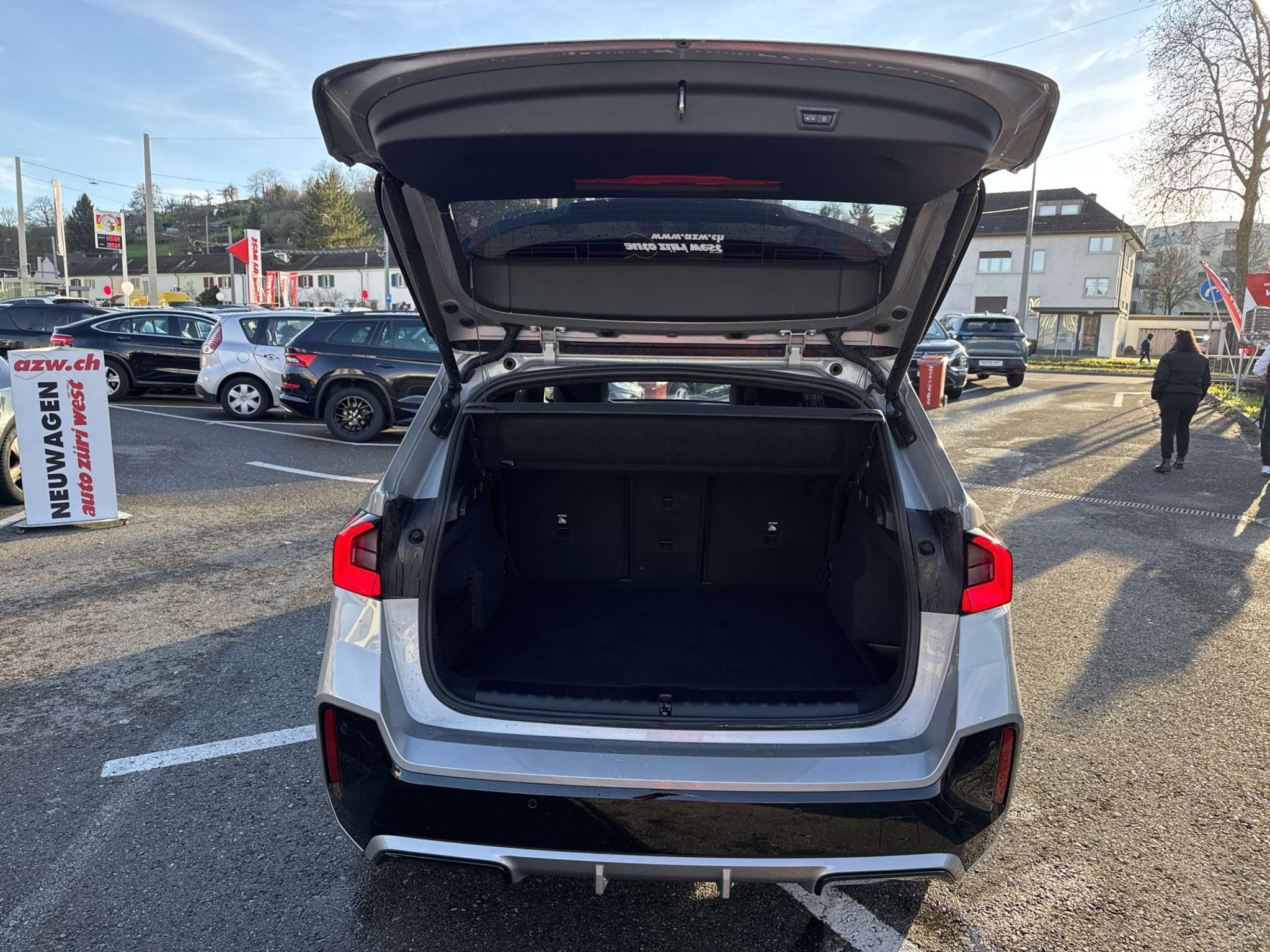 listing desktop thumbnail image 7