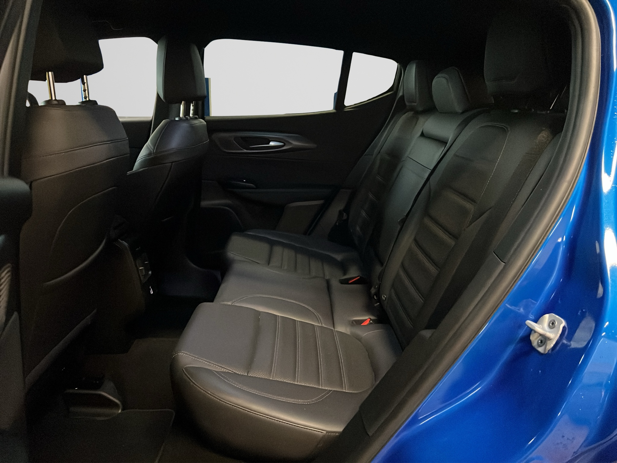 listing desktop thumbnail image 12