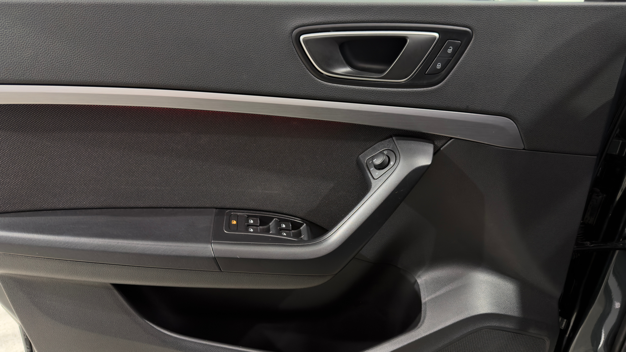 listing desktop thumbnail image 9