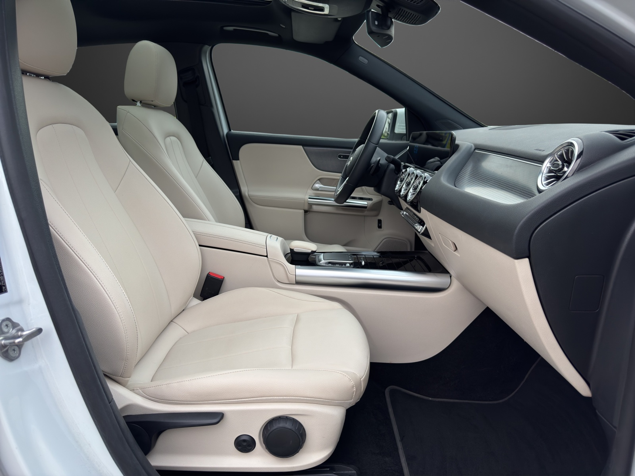 listing desktop thumbnail image 11