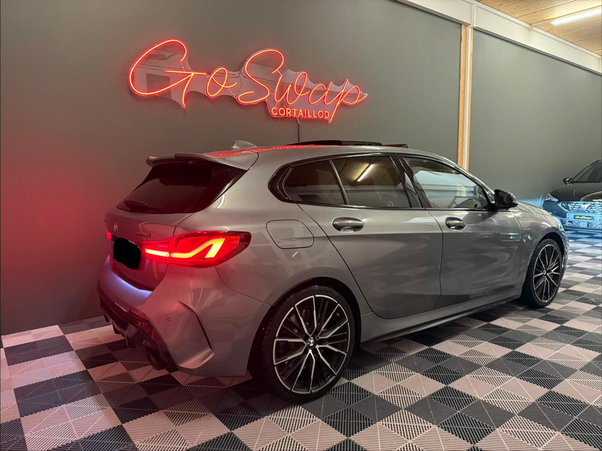 listing desktop thumbnail image 5