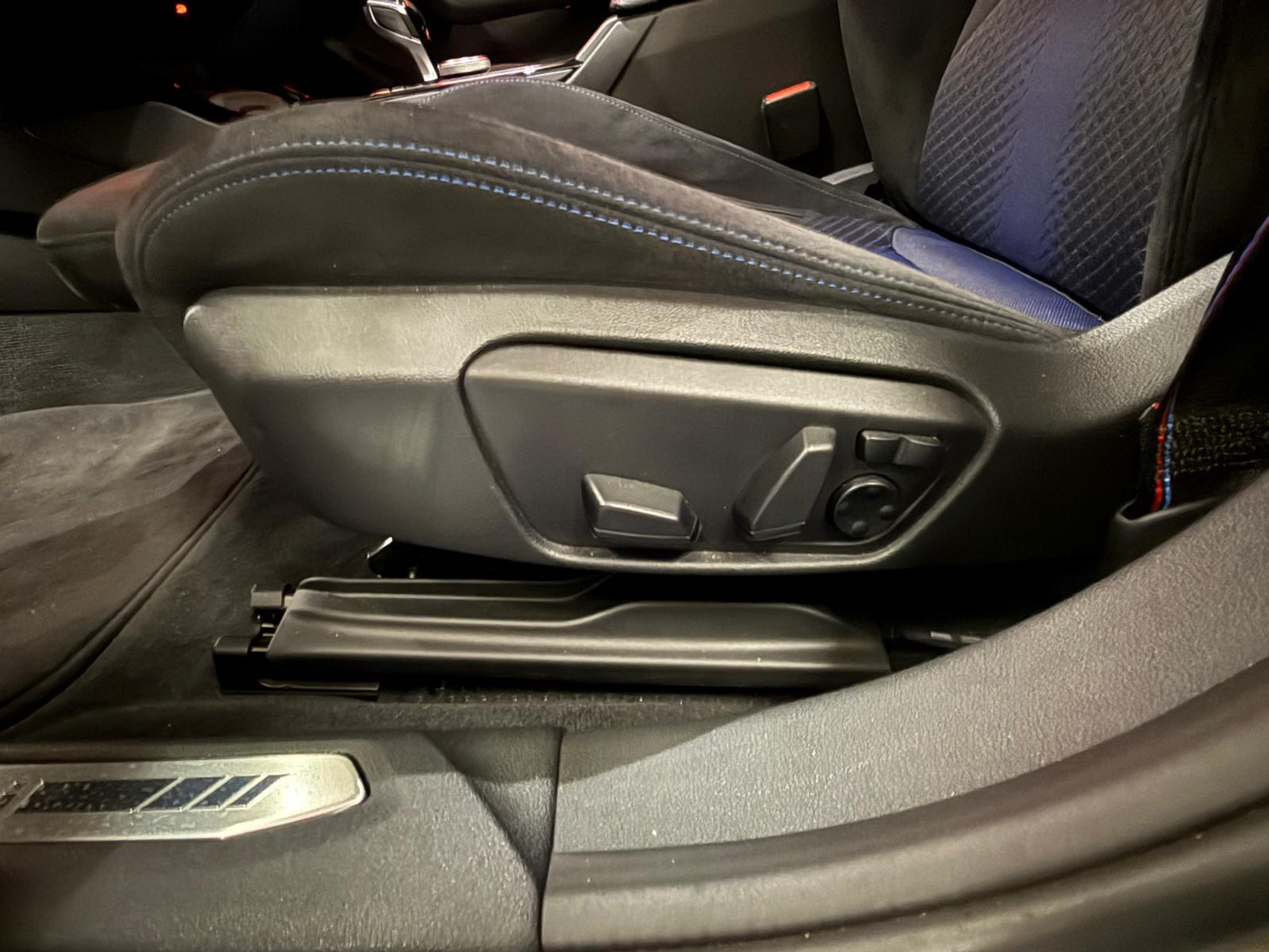 listing desktop thumbnail image 10