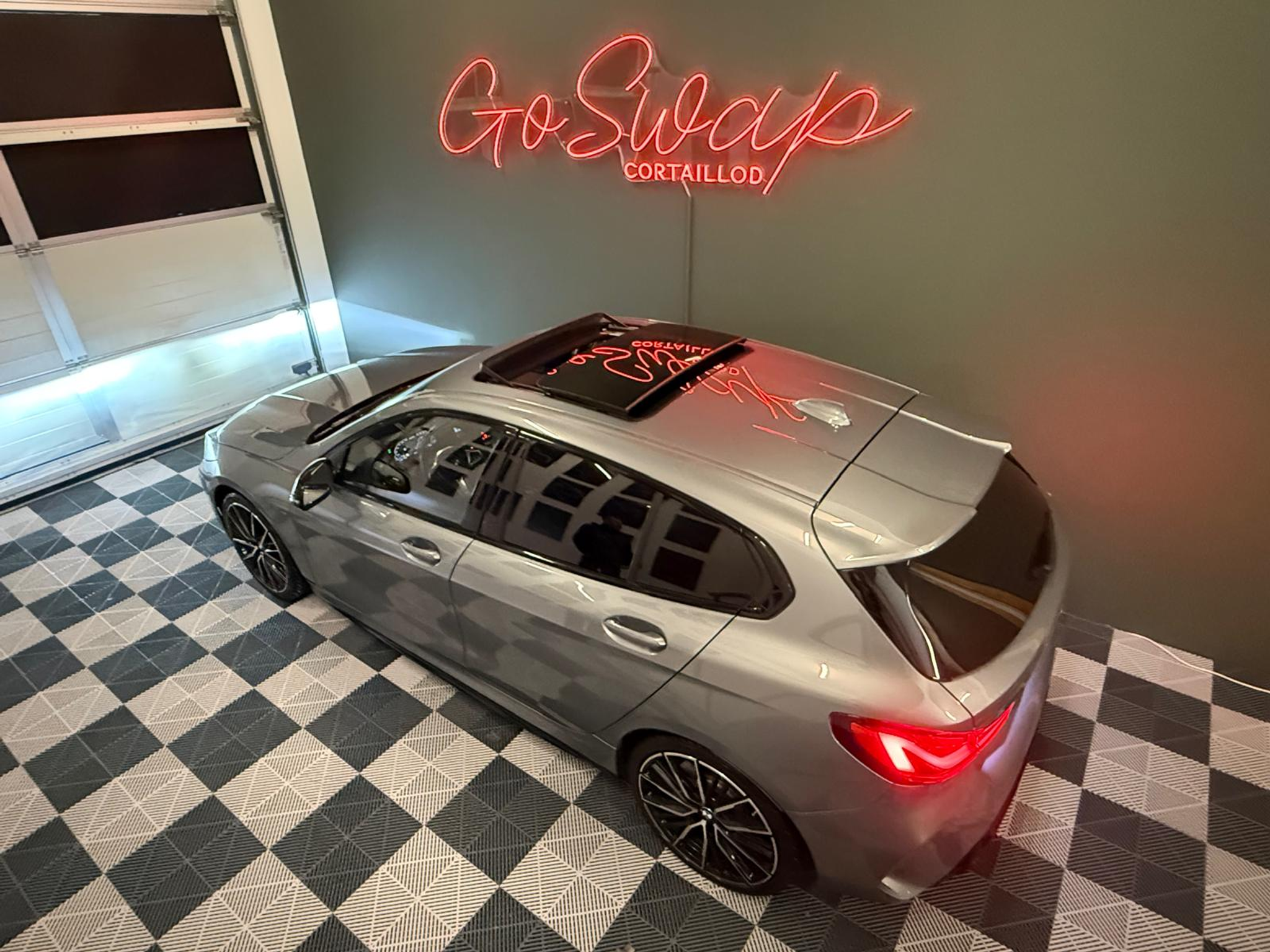 listing desktop thumbnail image 2