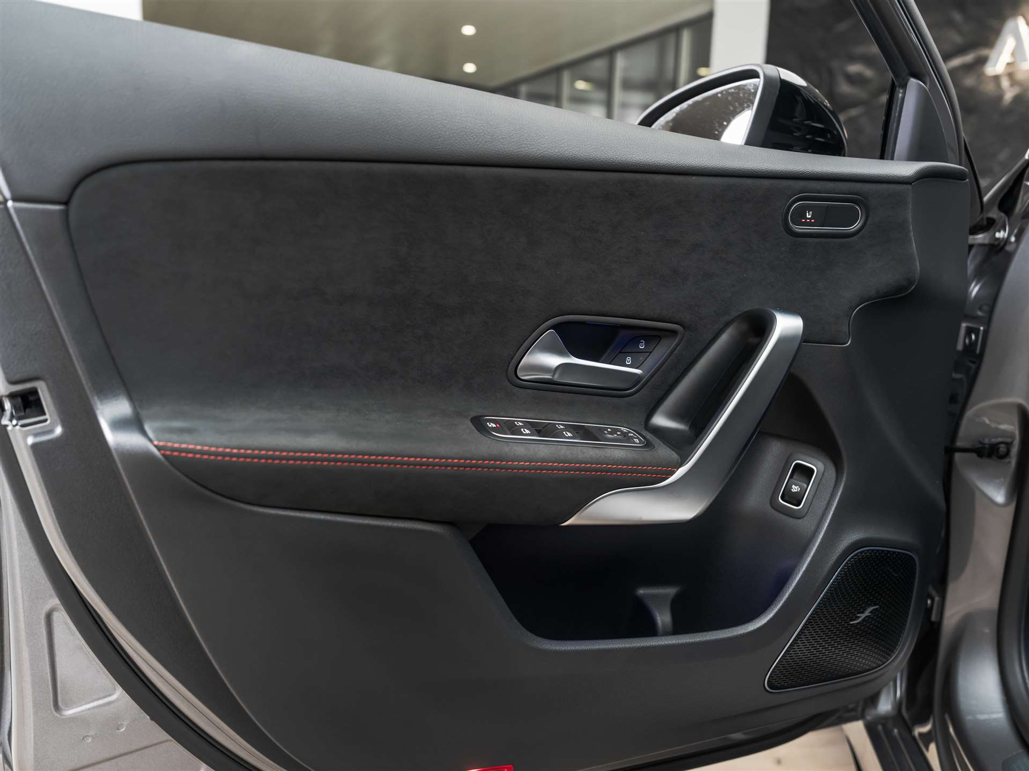 listing desktop thumbnail image 21