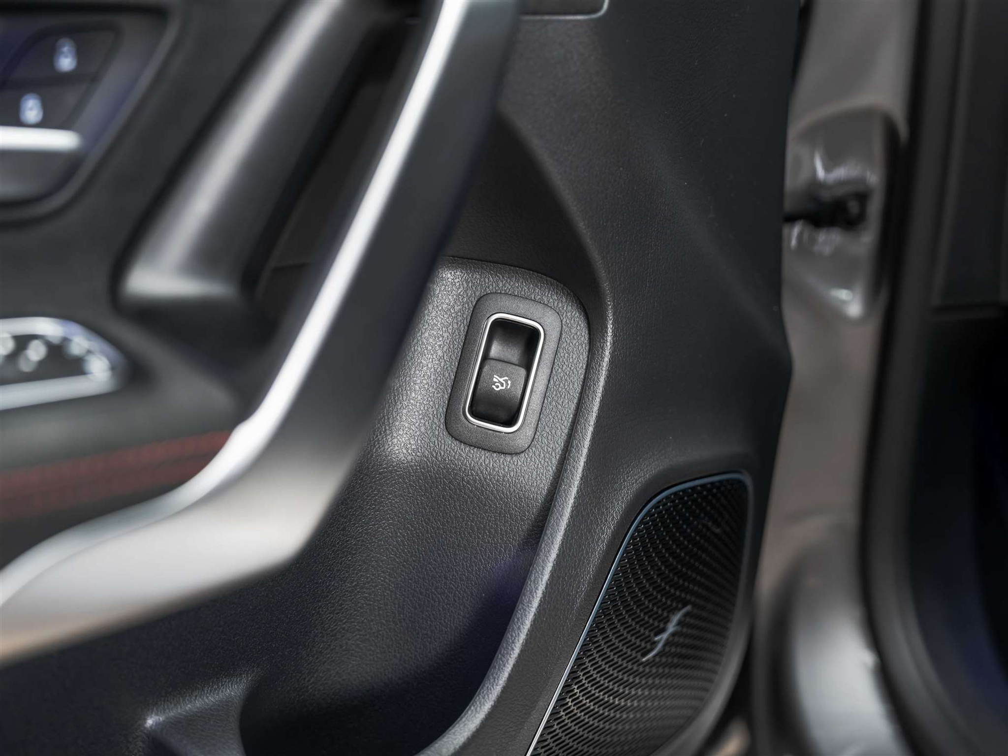 listing desktop thumbnail image 23