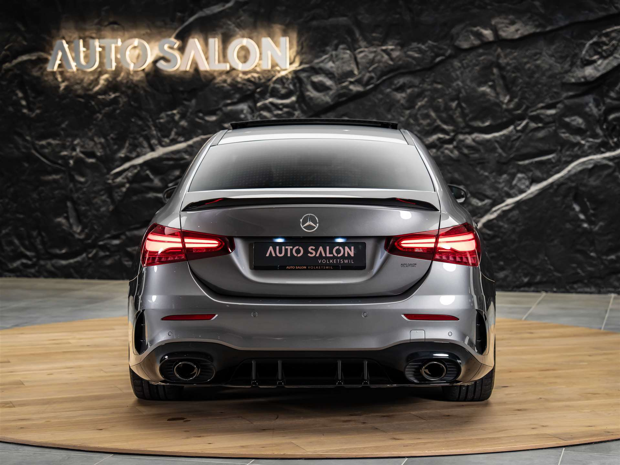 listing desktop thumbnail image 3