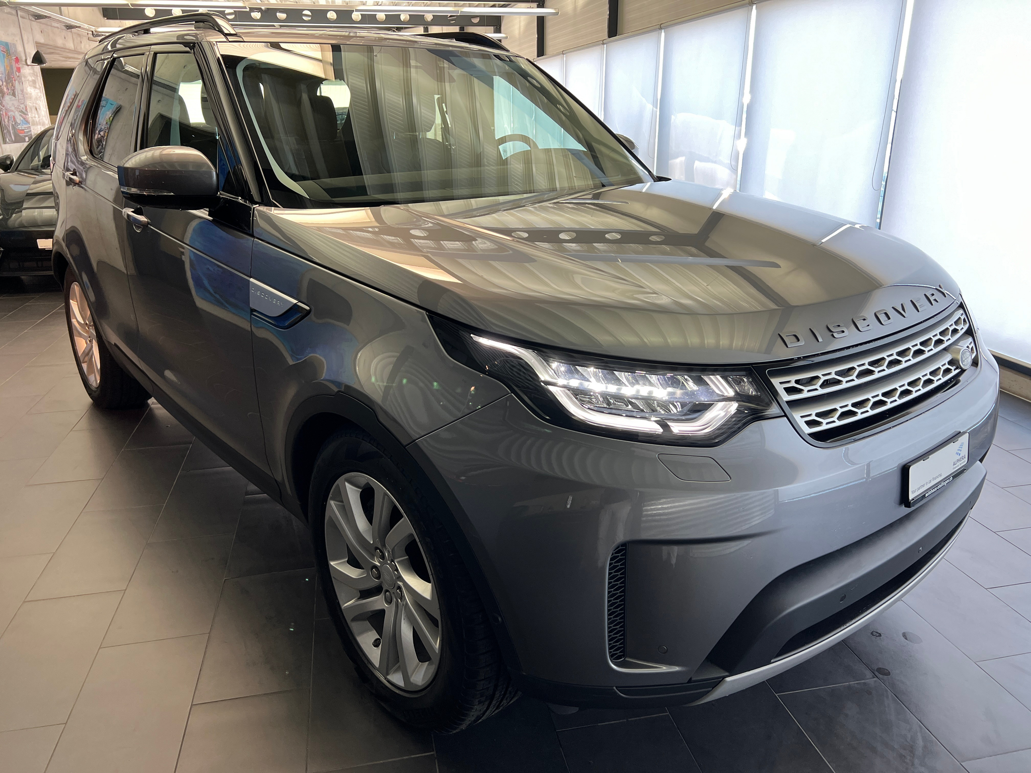 listing desktop thumbnail image 1