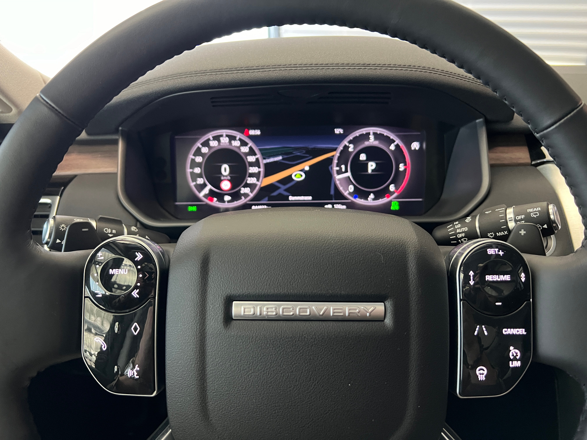 listing desktop thumbnail image 17