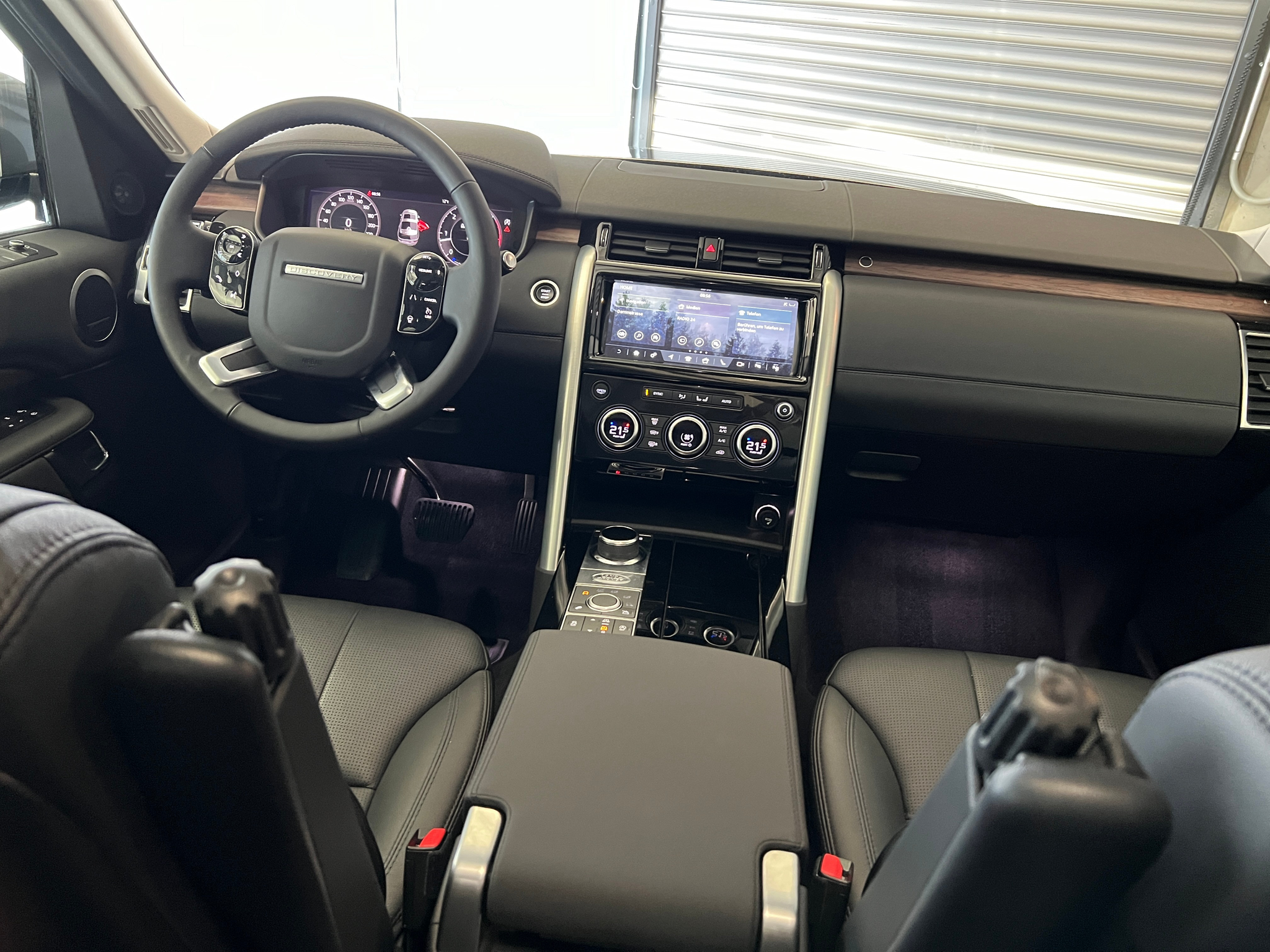 listing desktop thumbnail image 23