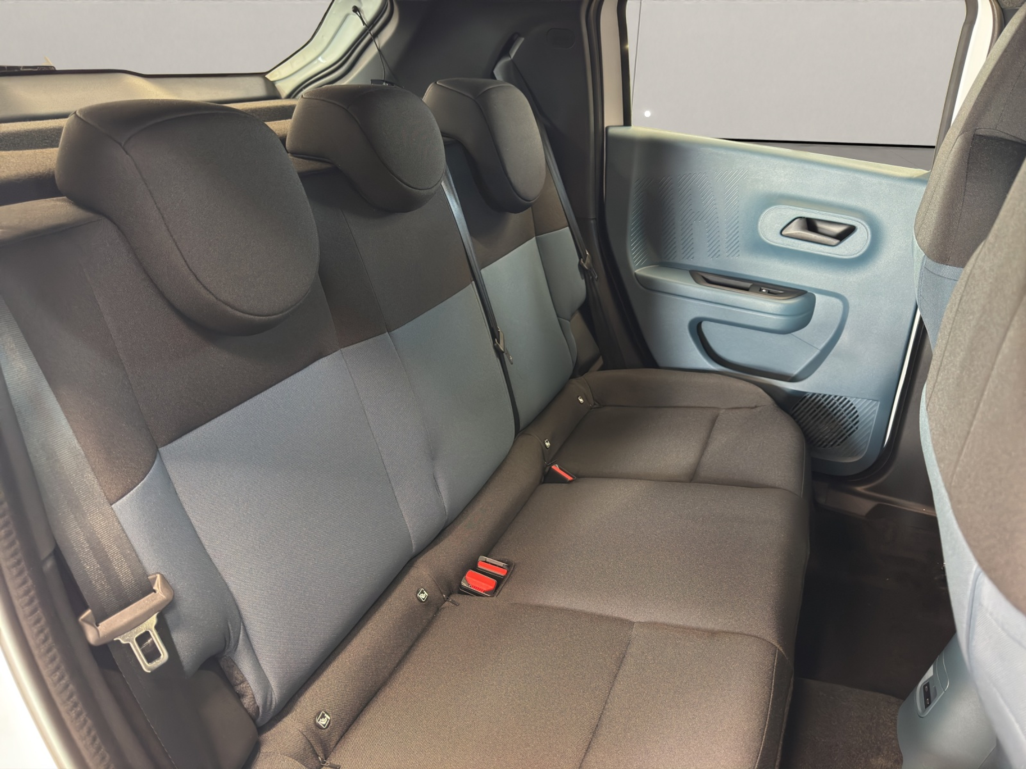 listing desktop thumbnail image 11