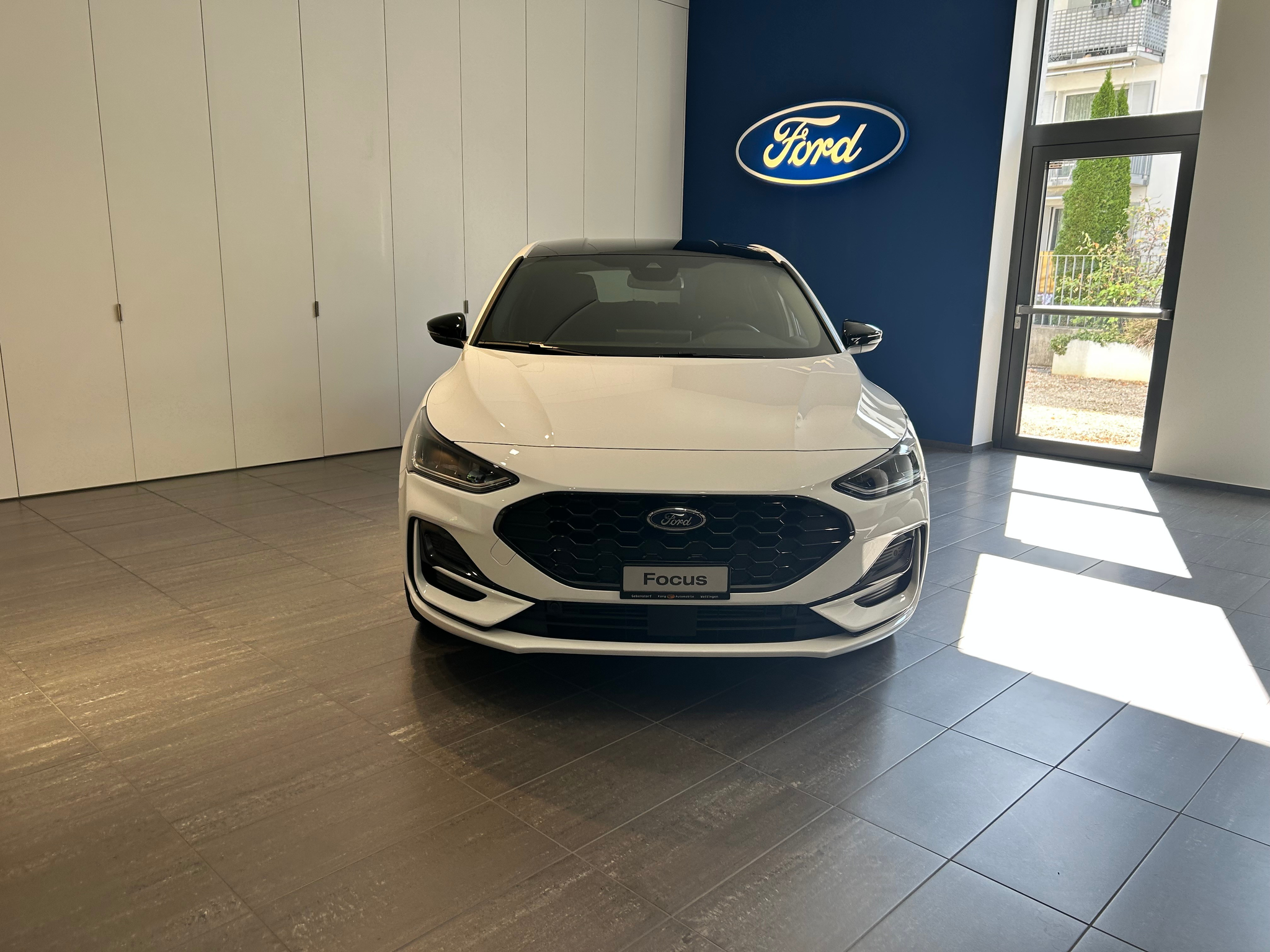 listing desktop thumbnail image 2