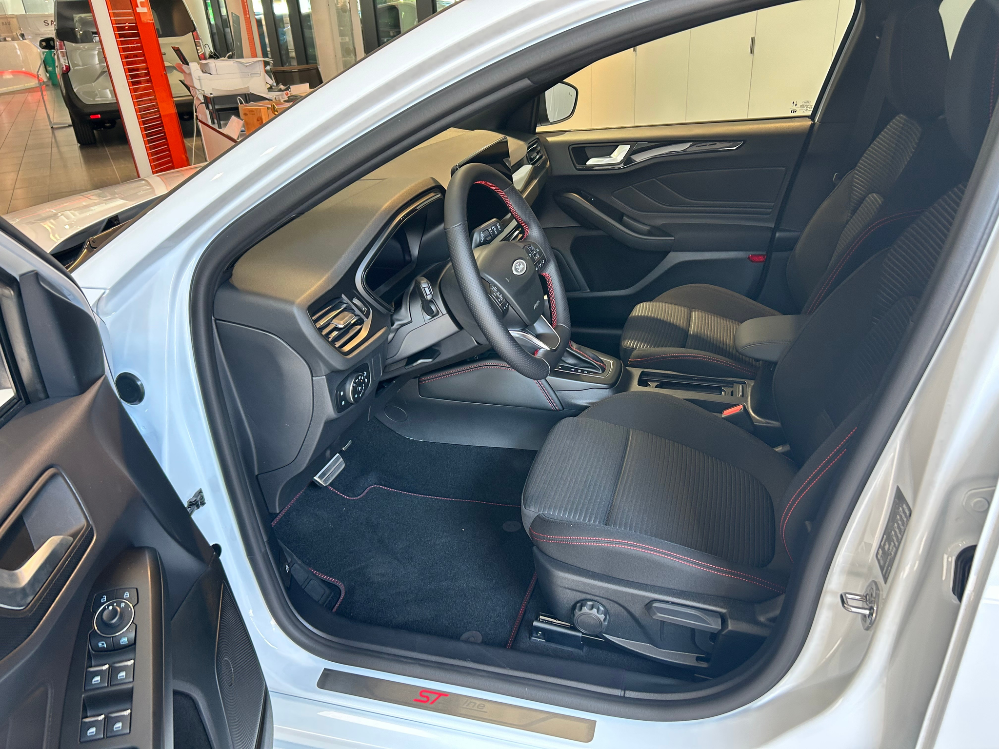 listing desktop thumbnail image 5