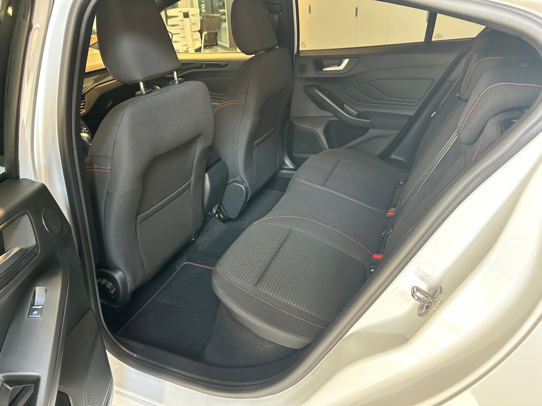 listing desktop thumbnail image 12