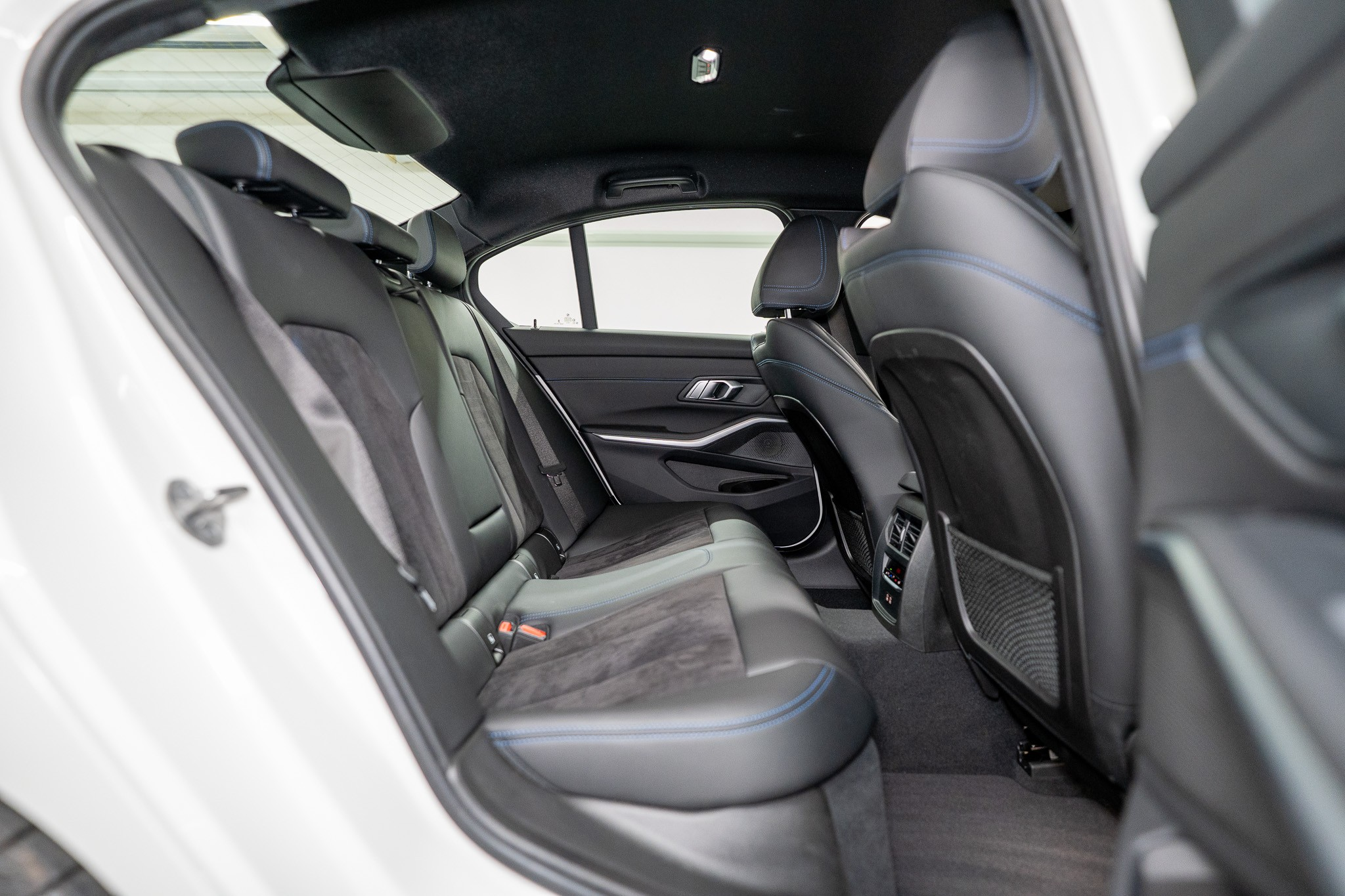 listing desktop thumbnail image 11