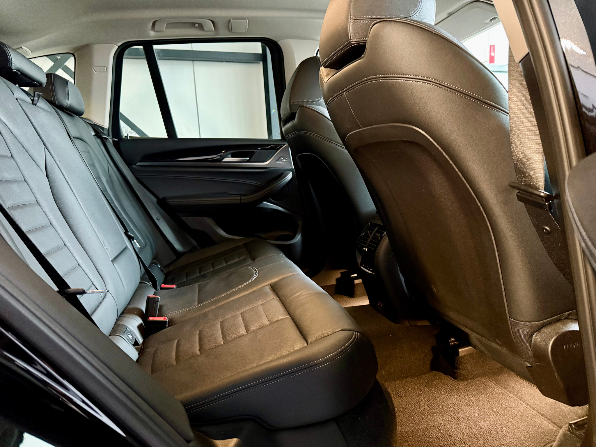 listing desktop thumbnail image 9