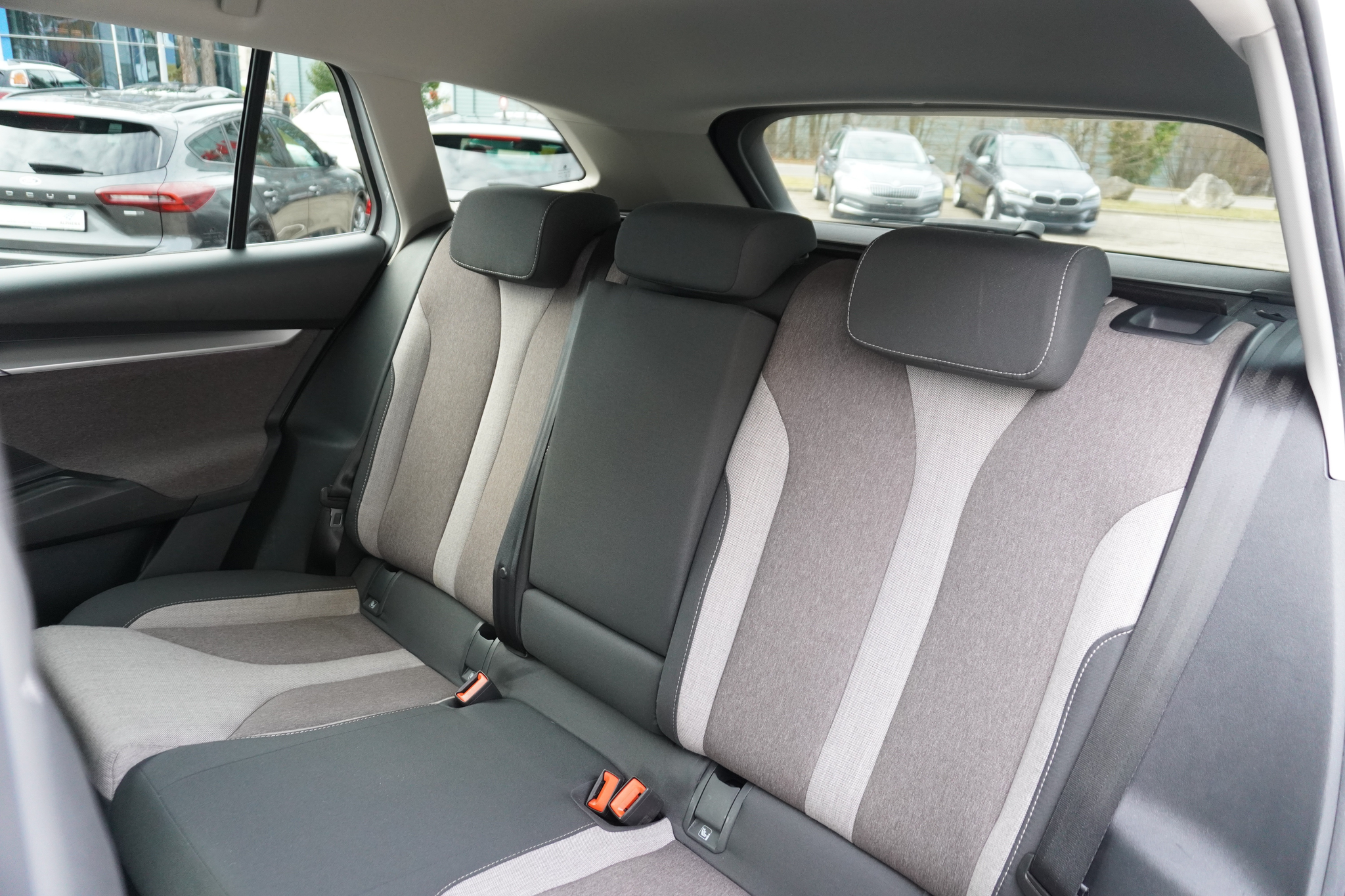 listing desktop thumbnail image 14