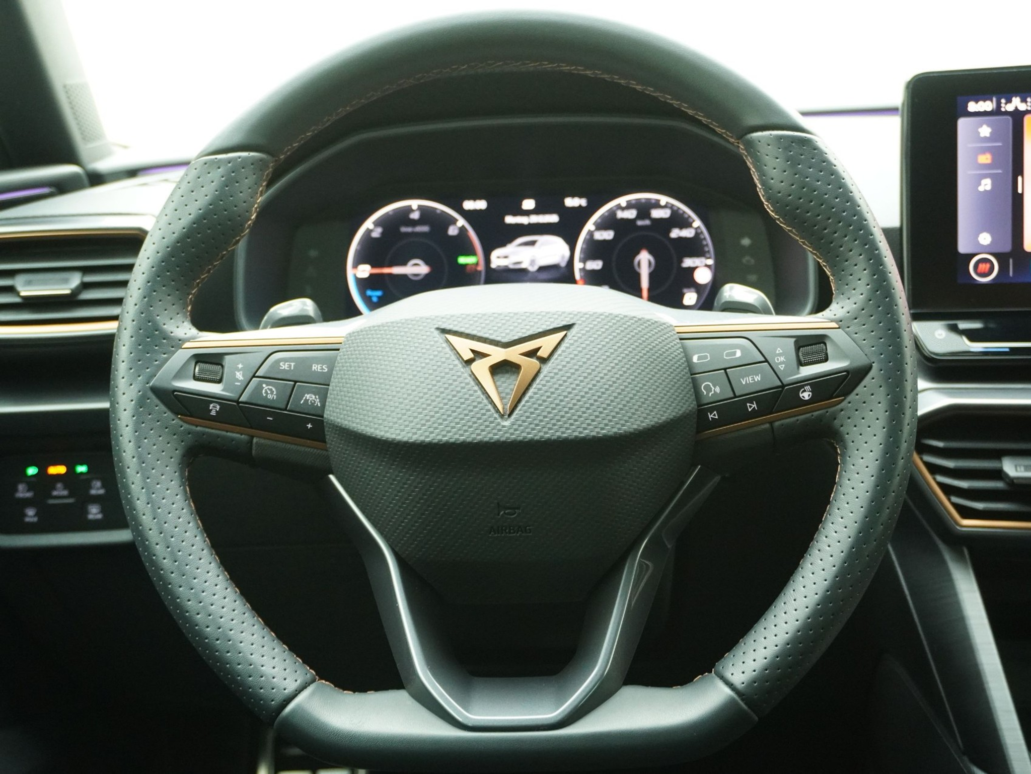 listing desktop thumbnail image 8