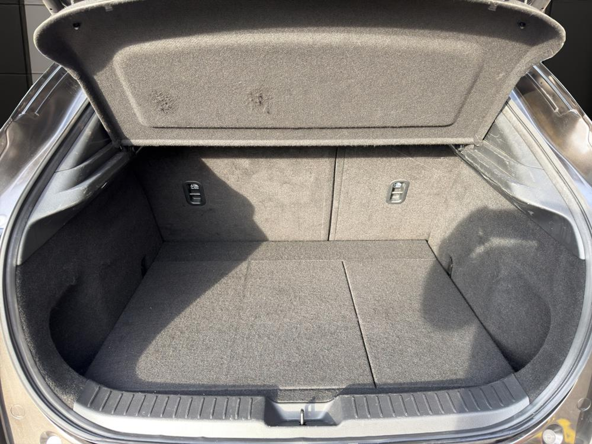 listing desktop thumbnail image 11