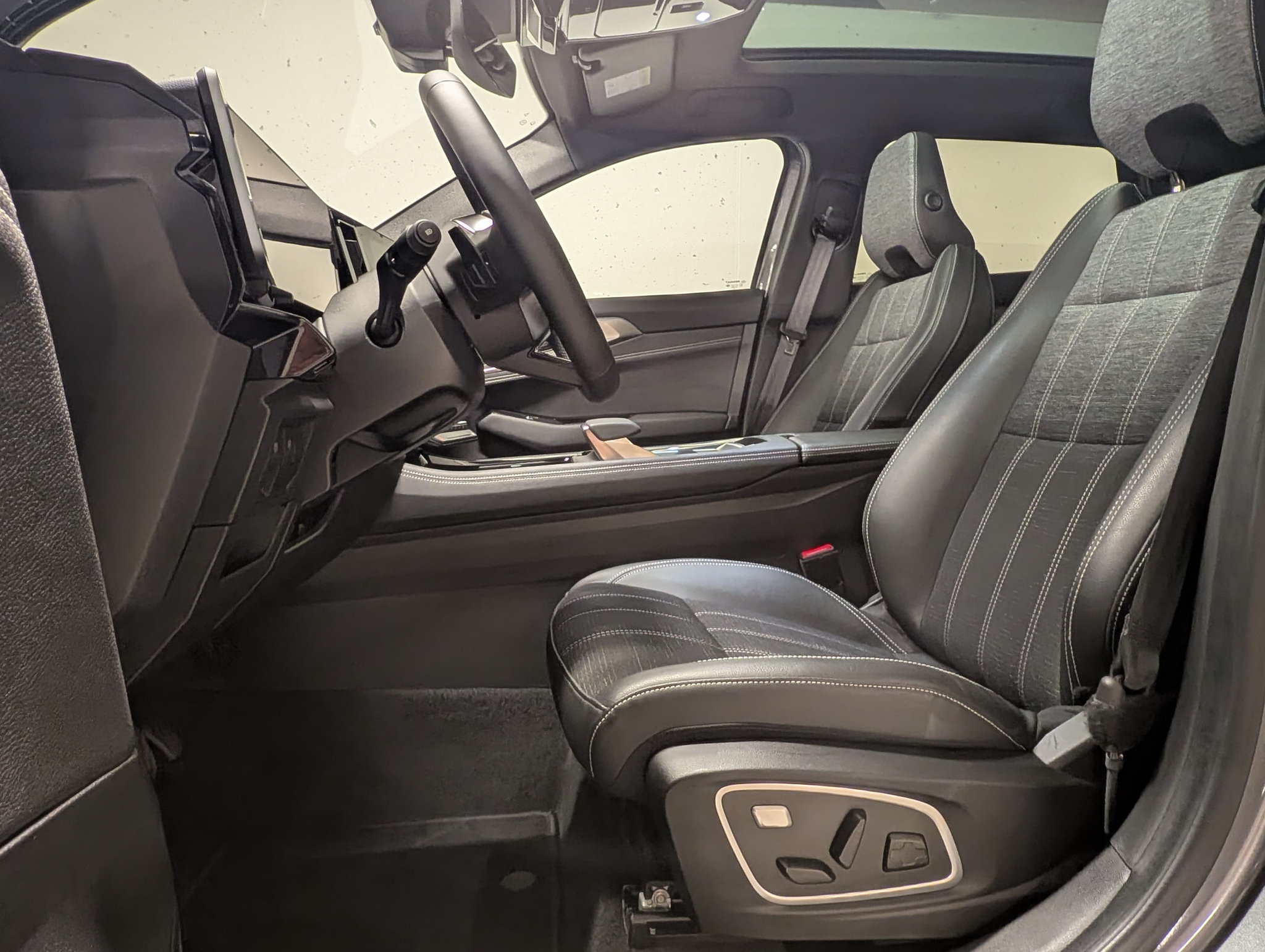 listing desktop thumbnail image 9