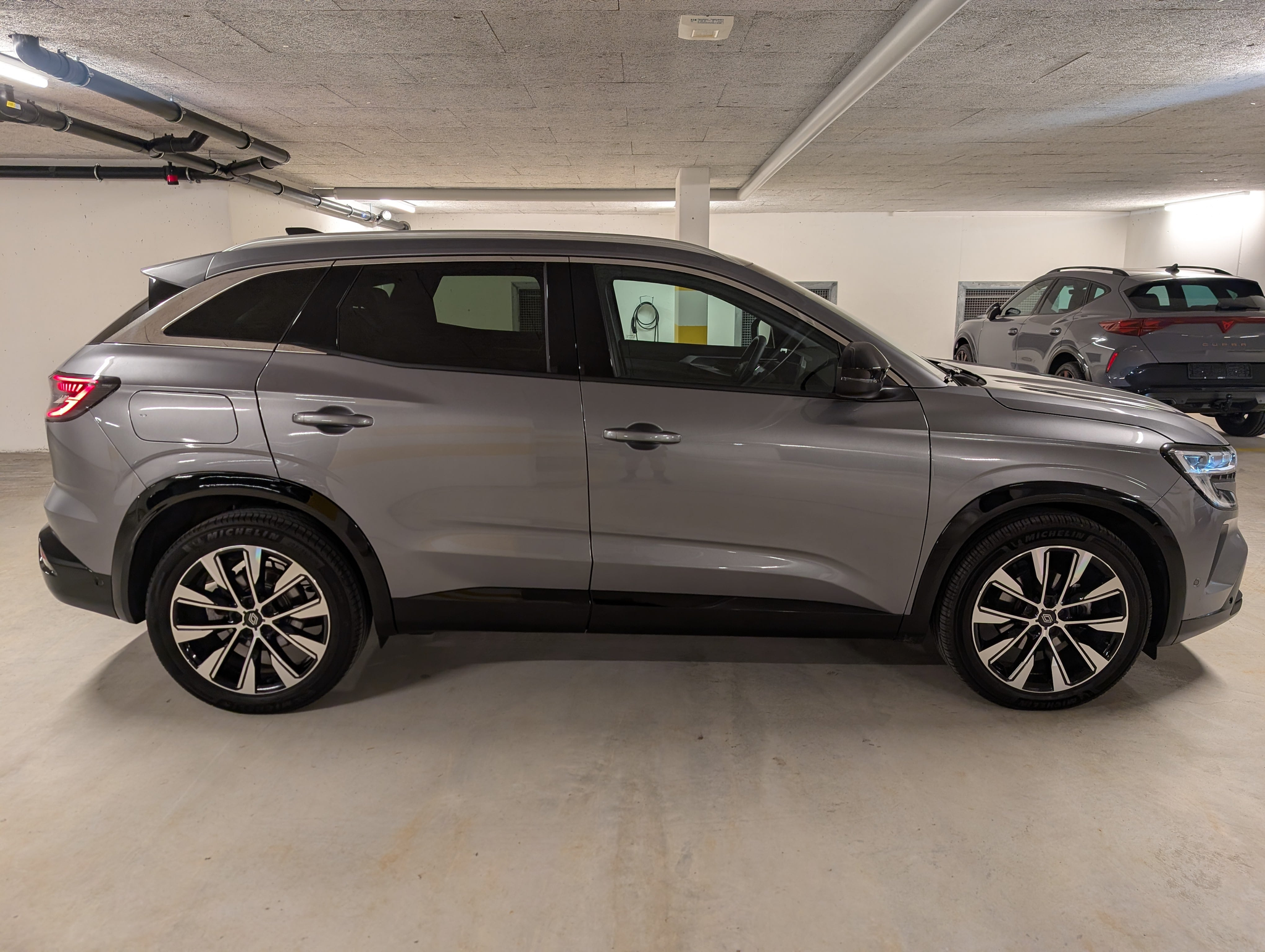 listing desktop thumbnail image 6