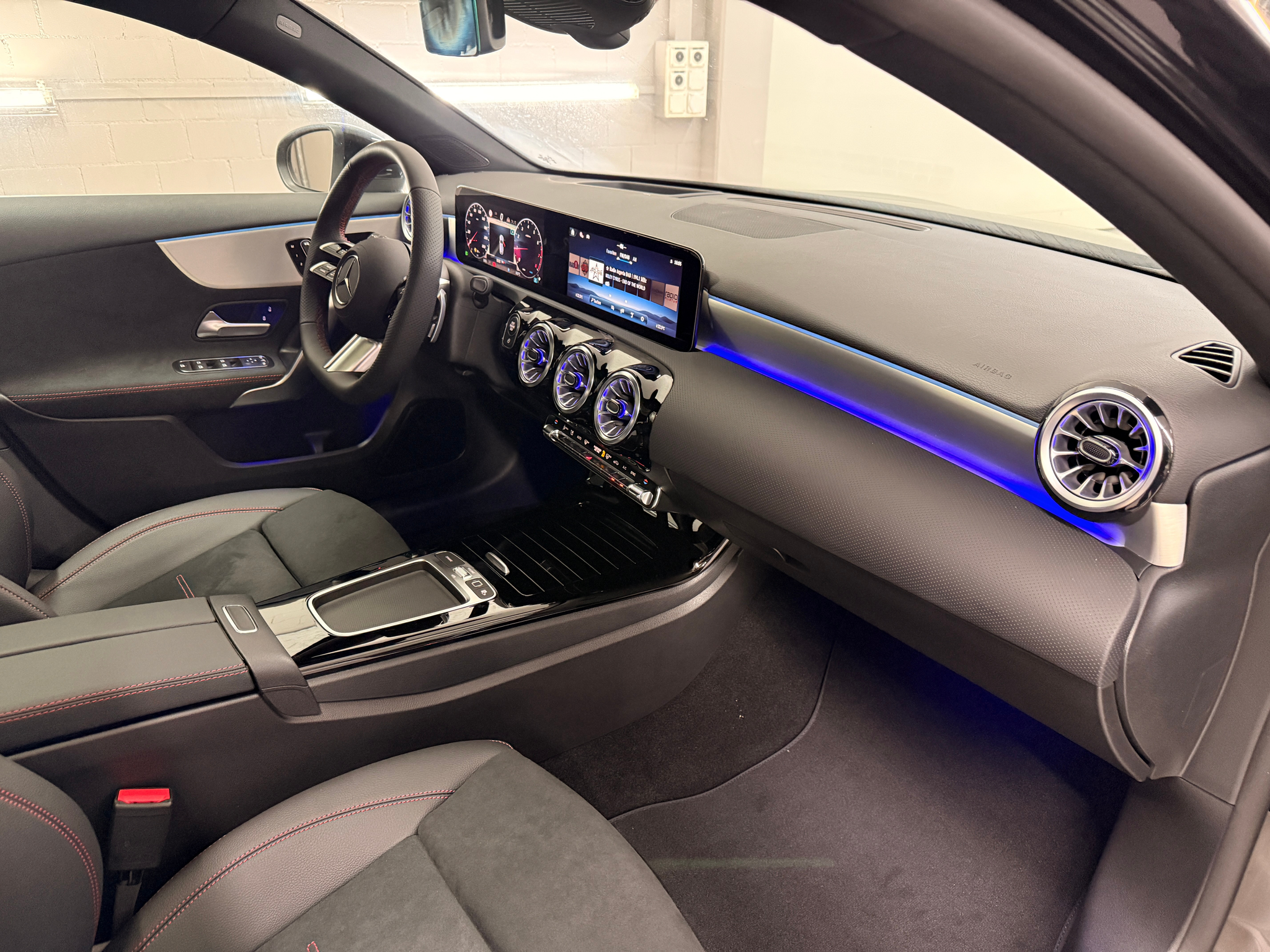 listing desktop thumbnail image 10