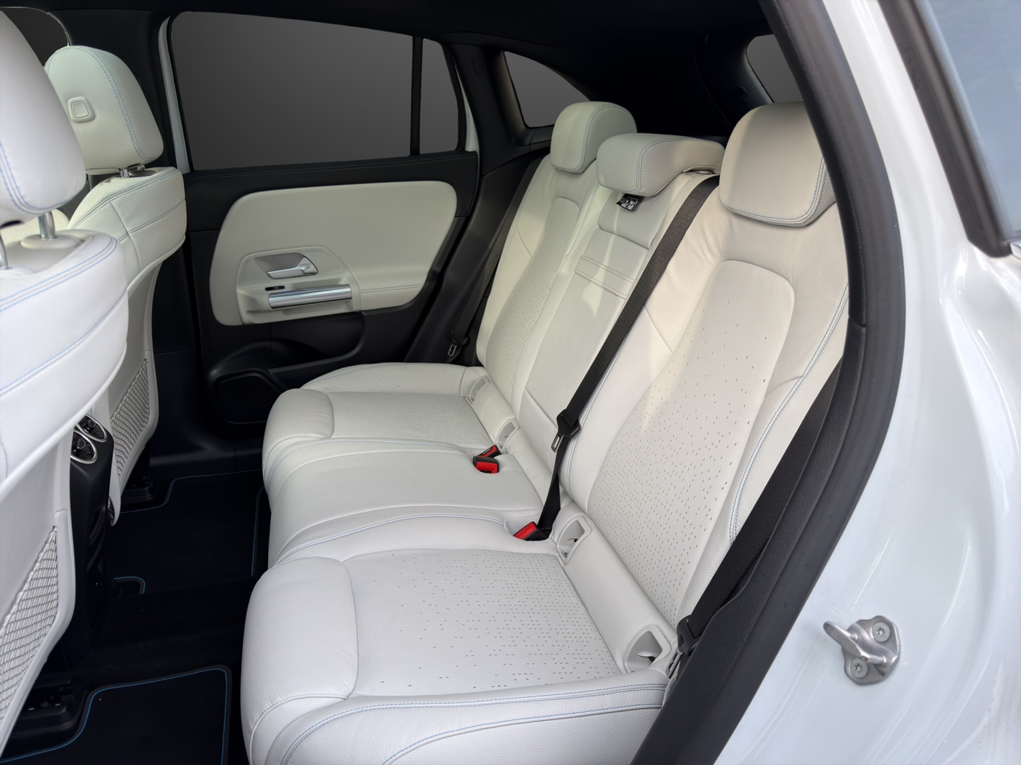 listing desktop thumbnail image 8