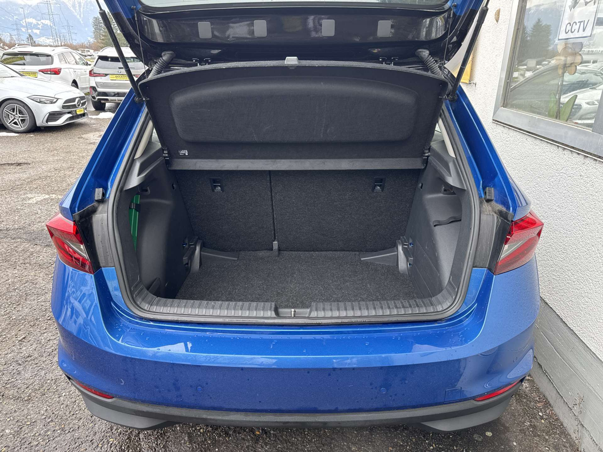 listing desktop thumbnail image 8