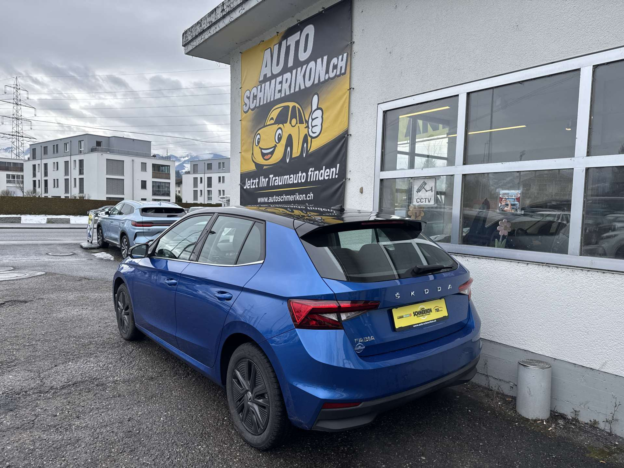 listing desktop thumbnail image 2