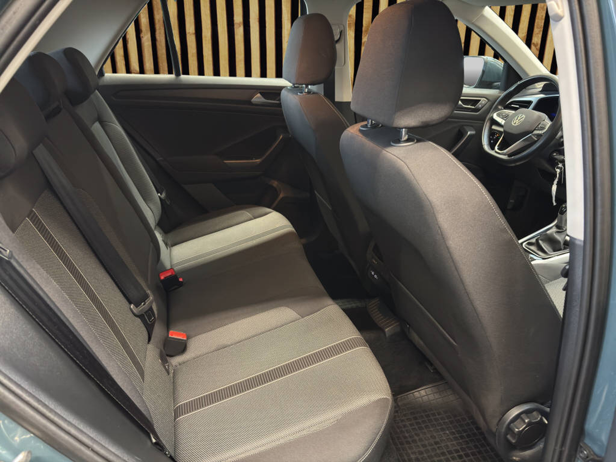 listing desktop thumbnail image 5