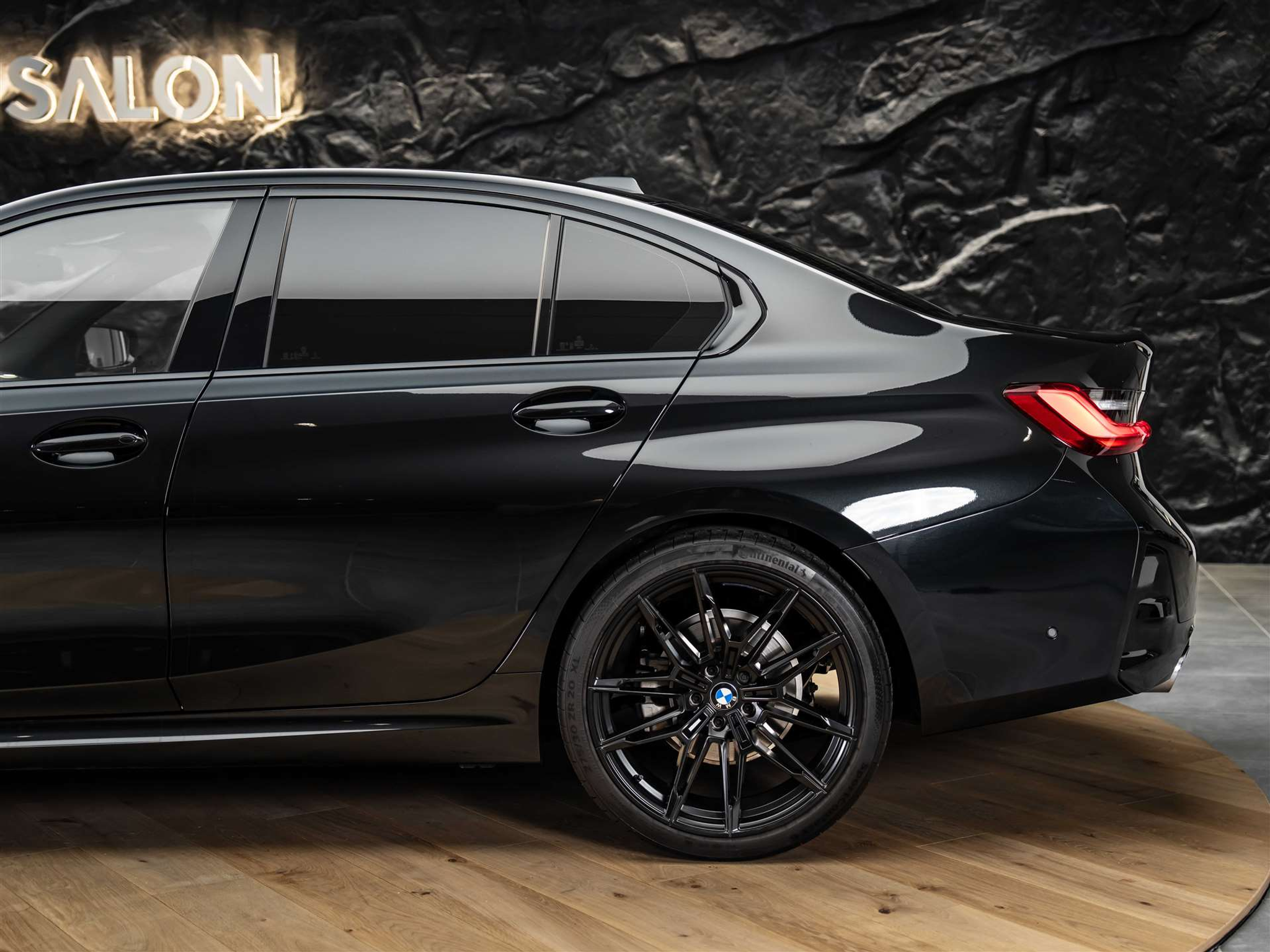 listing desktop thumbnail image 17