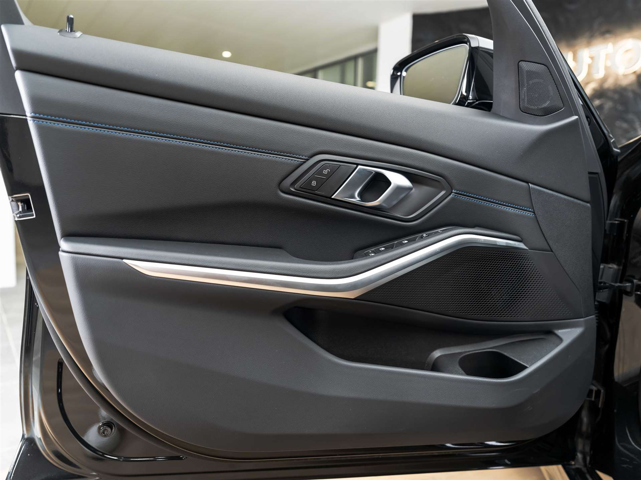 listing desktop thumbnail image 19