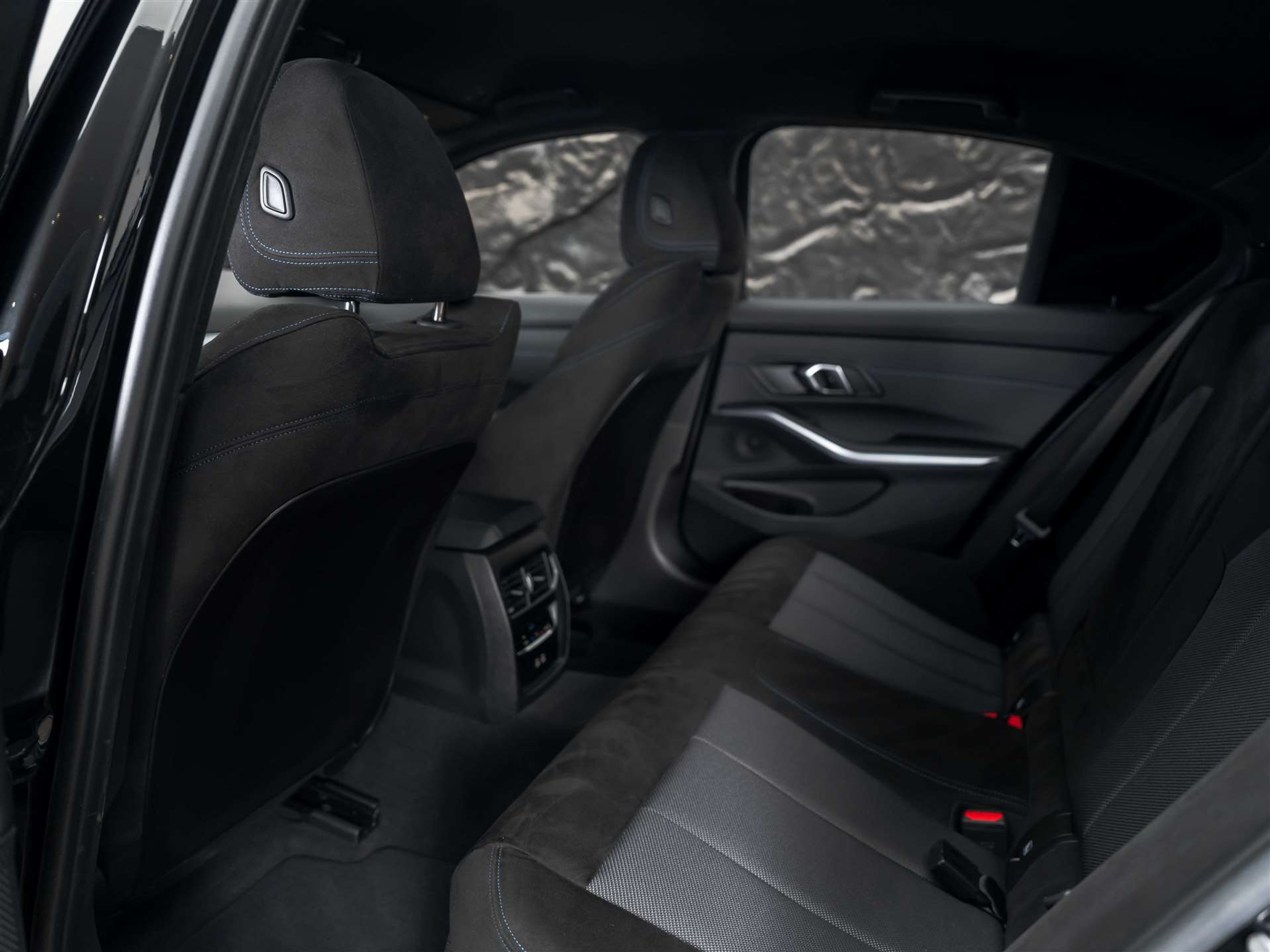 listing desktop thumbnail image 10