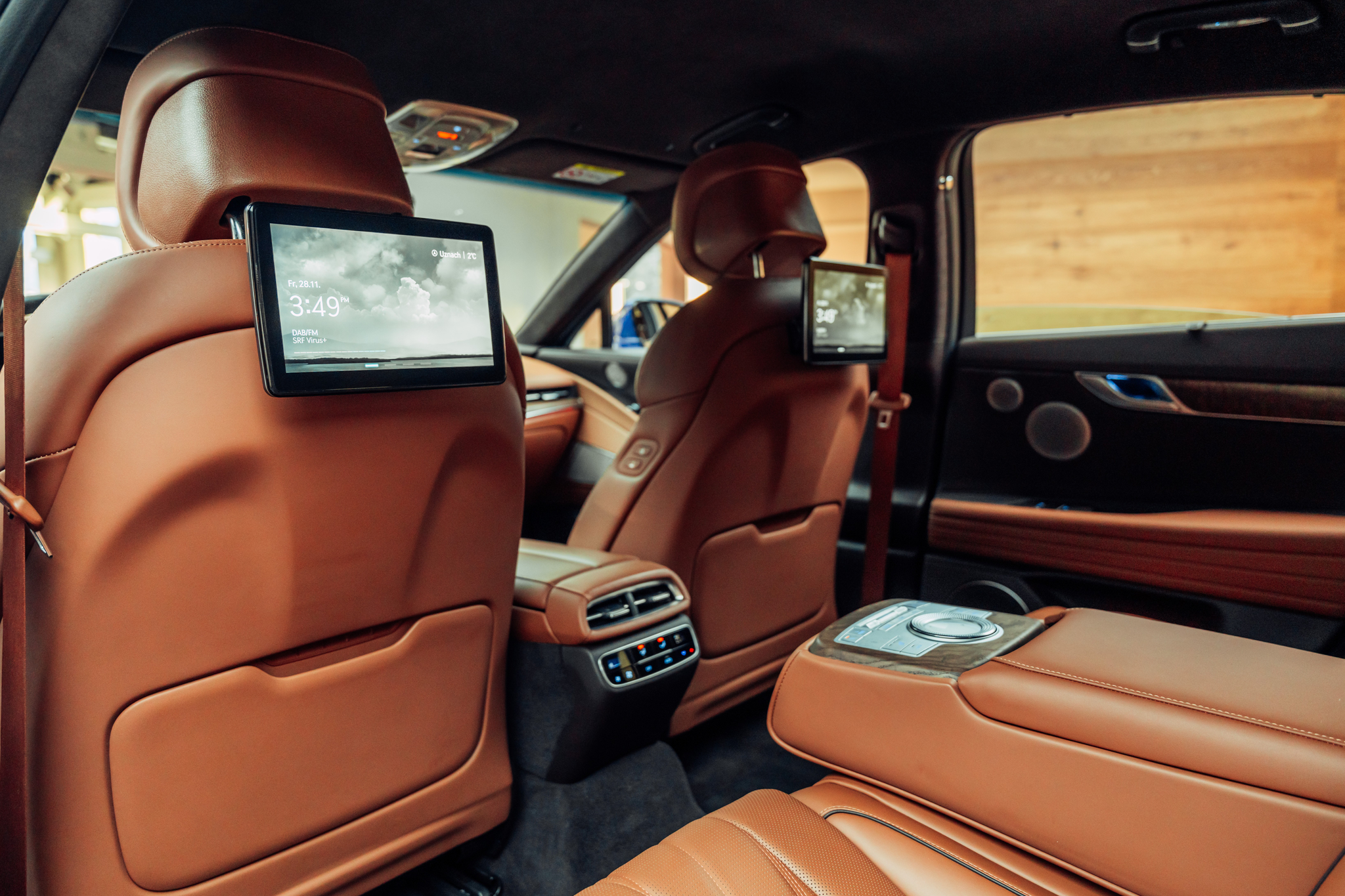 listing desktop thumbnail image 8