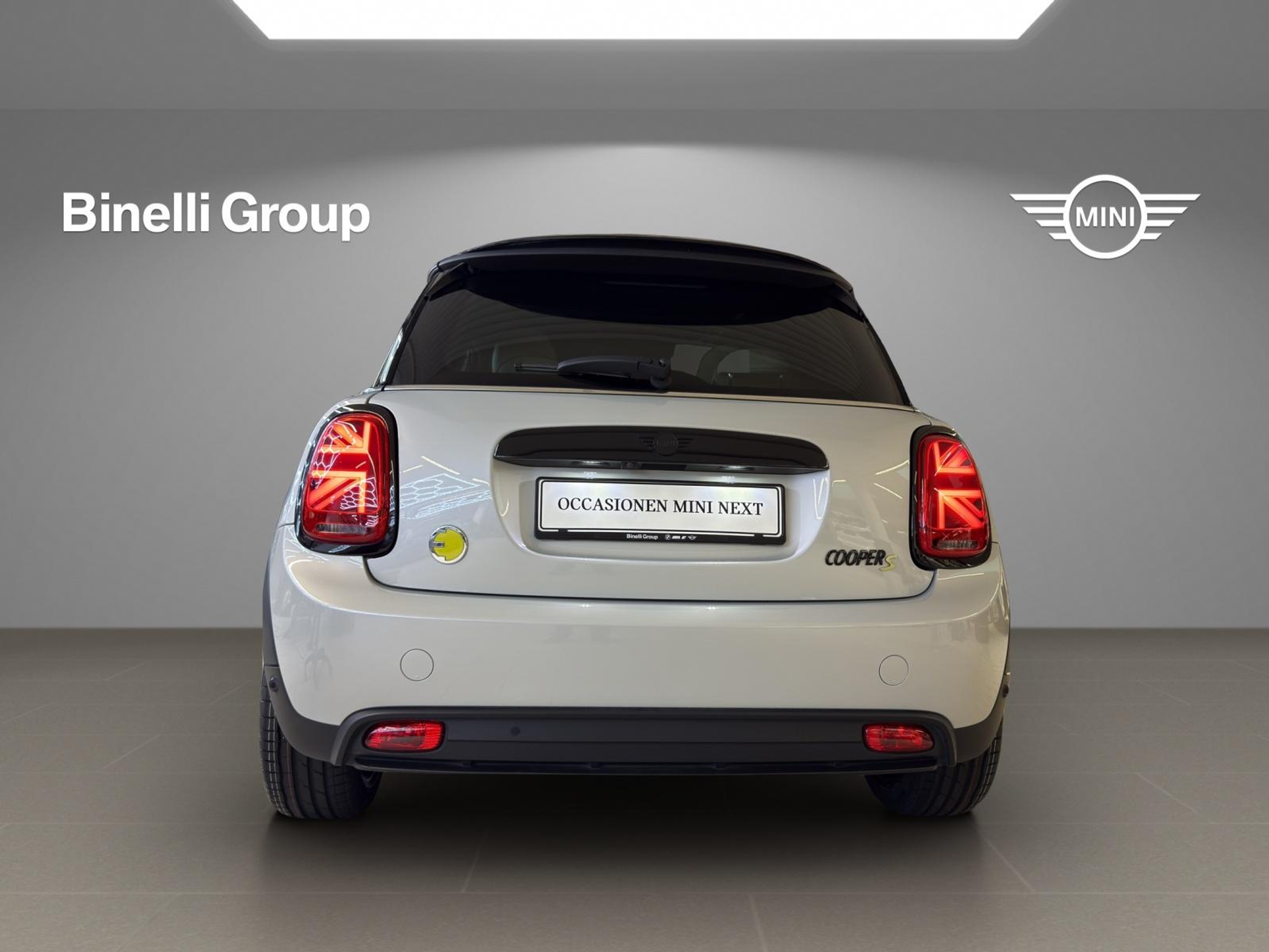 listing desktop thumbnail image 3