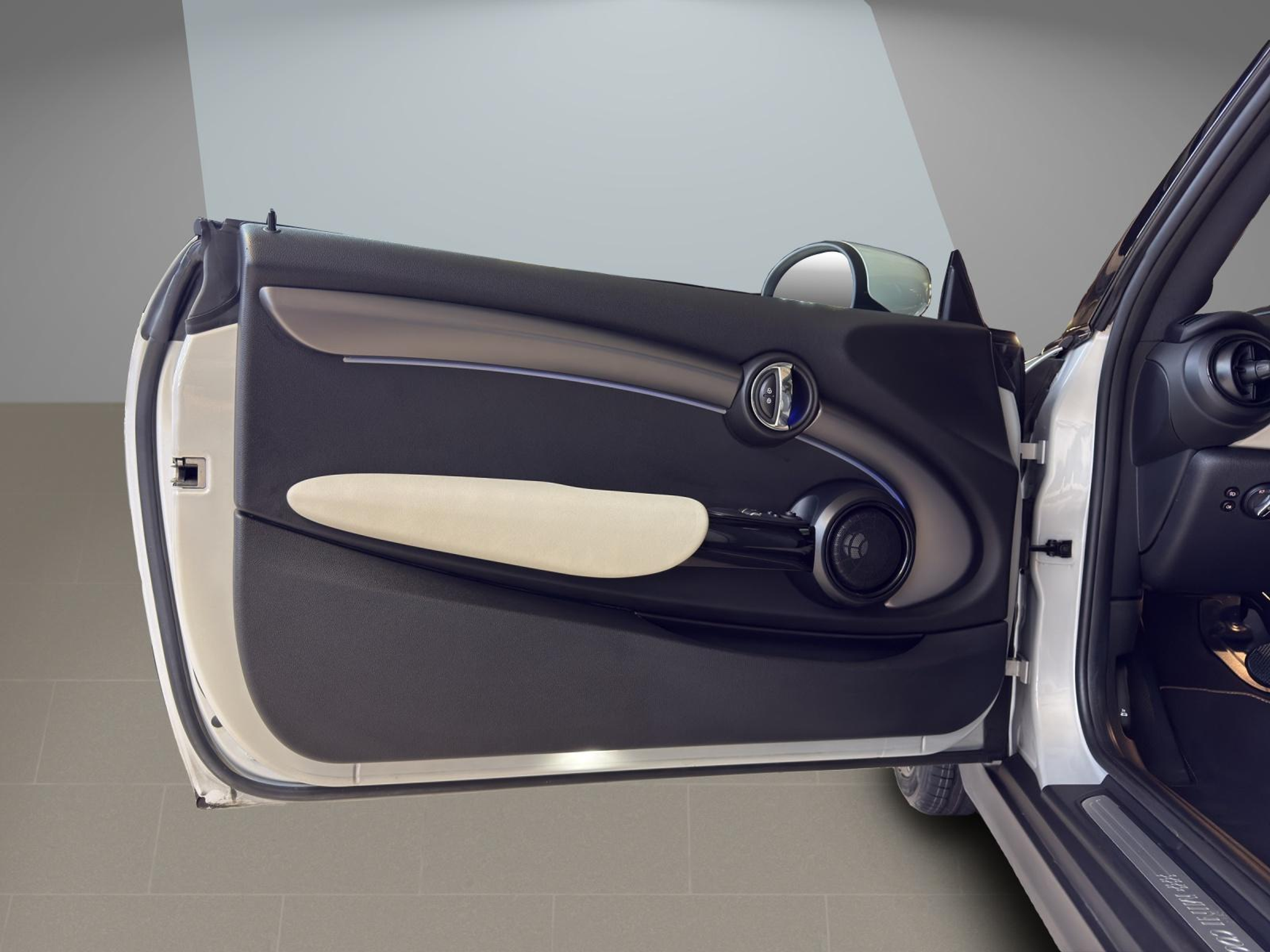 listing desktop thumbnail image 14