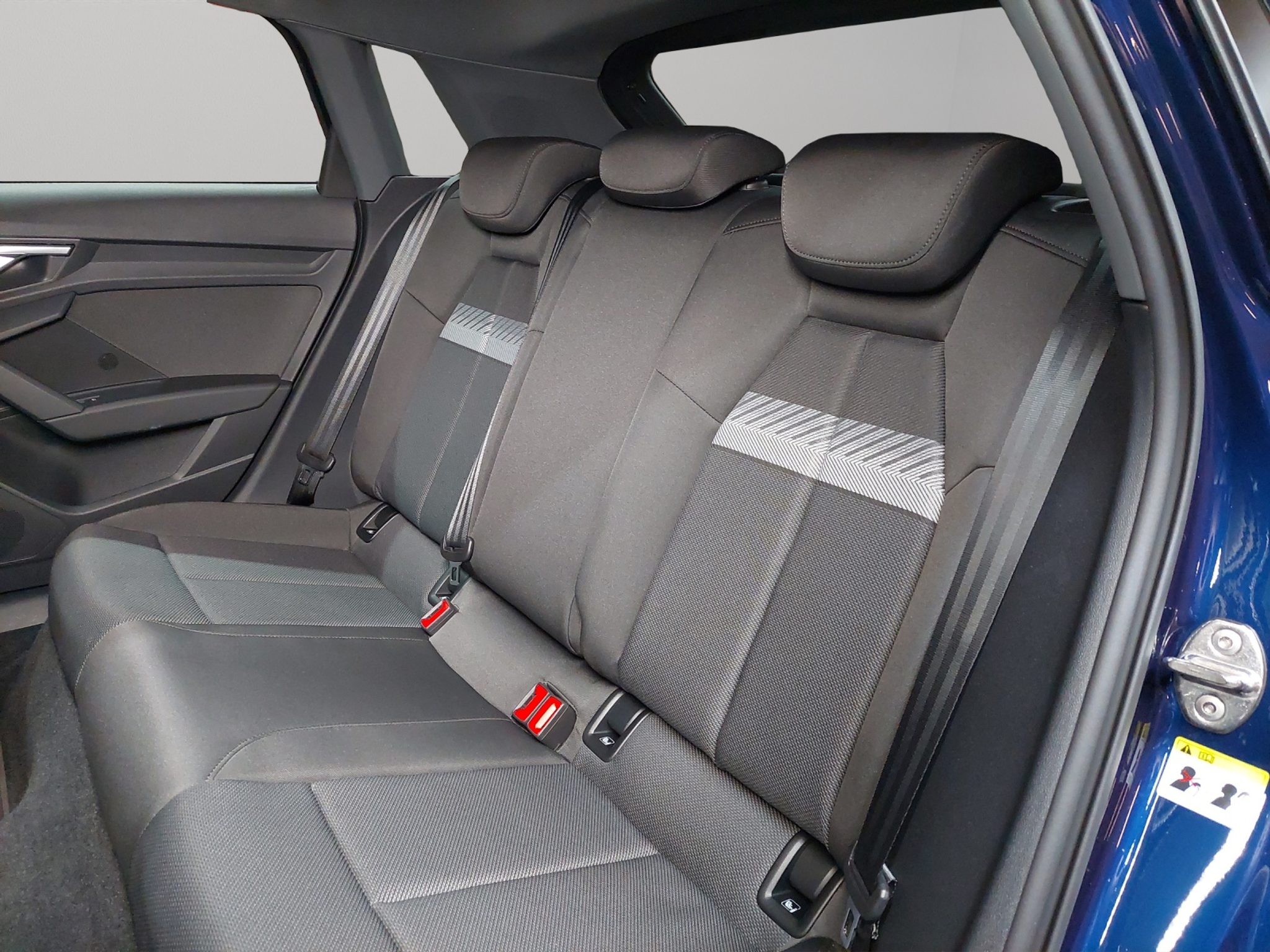 listing desktop thumbnail image 7