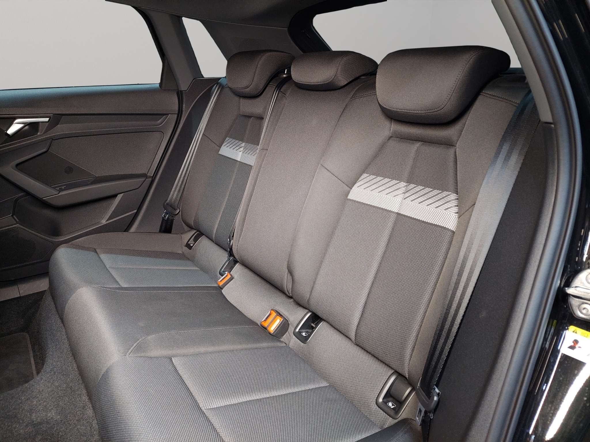 listing desktop thumbnail image 7