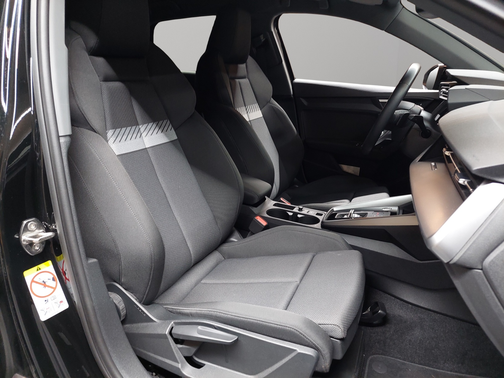 listing desktop thumbnail image 8