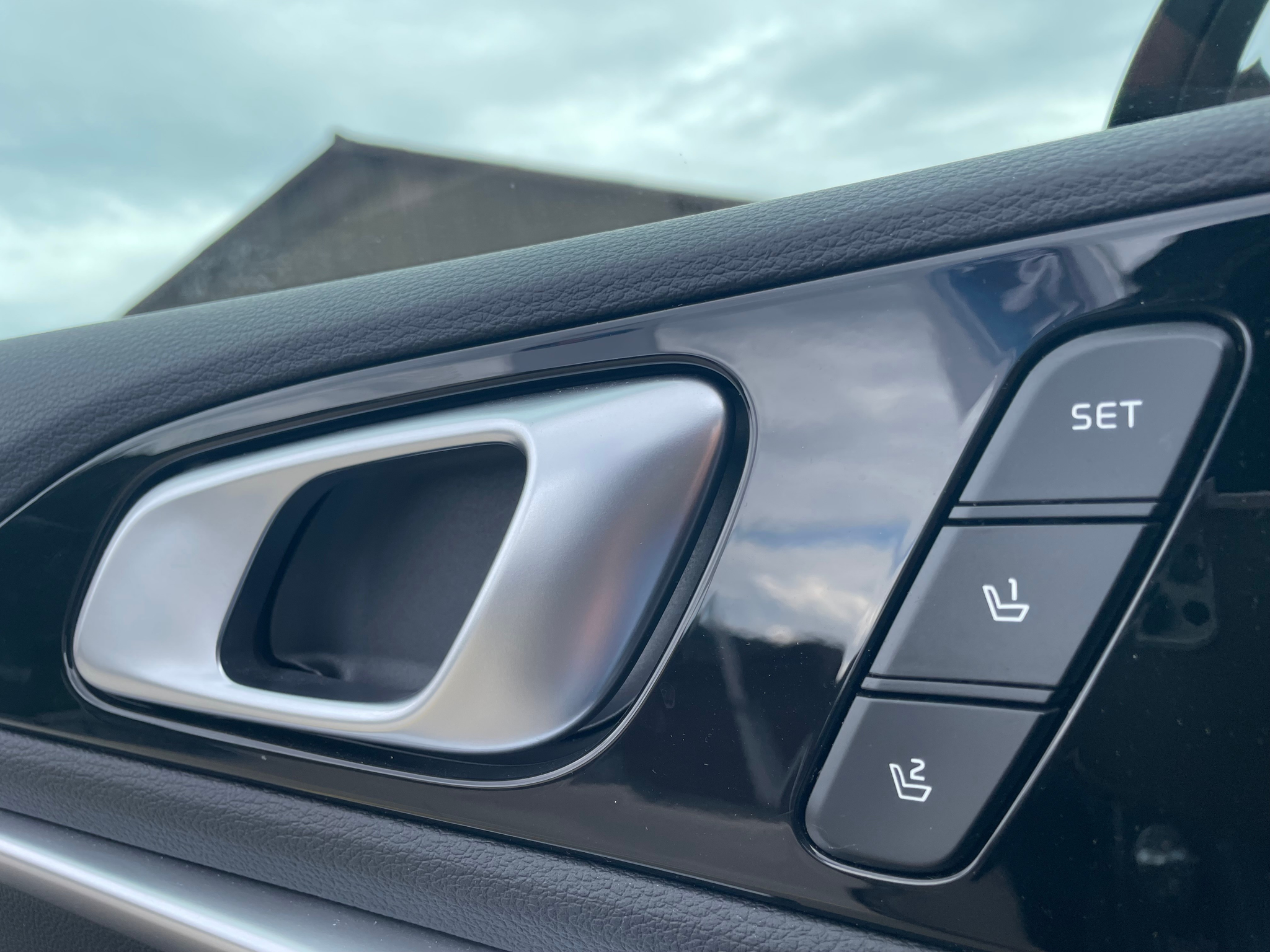 listing desktop thumbnail image 10