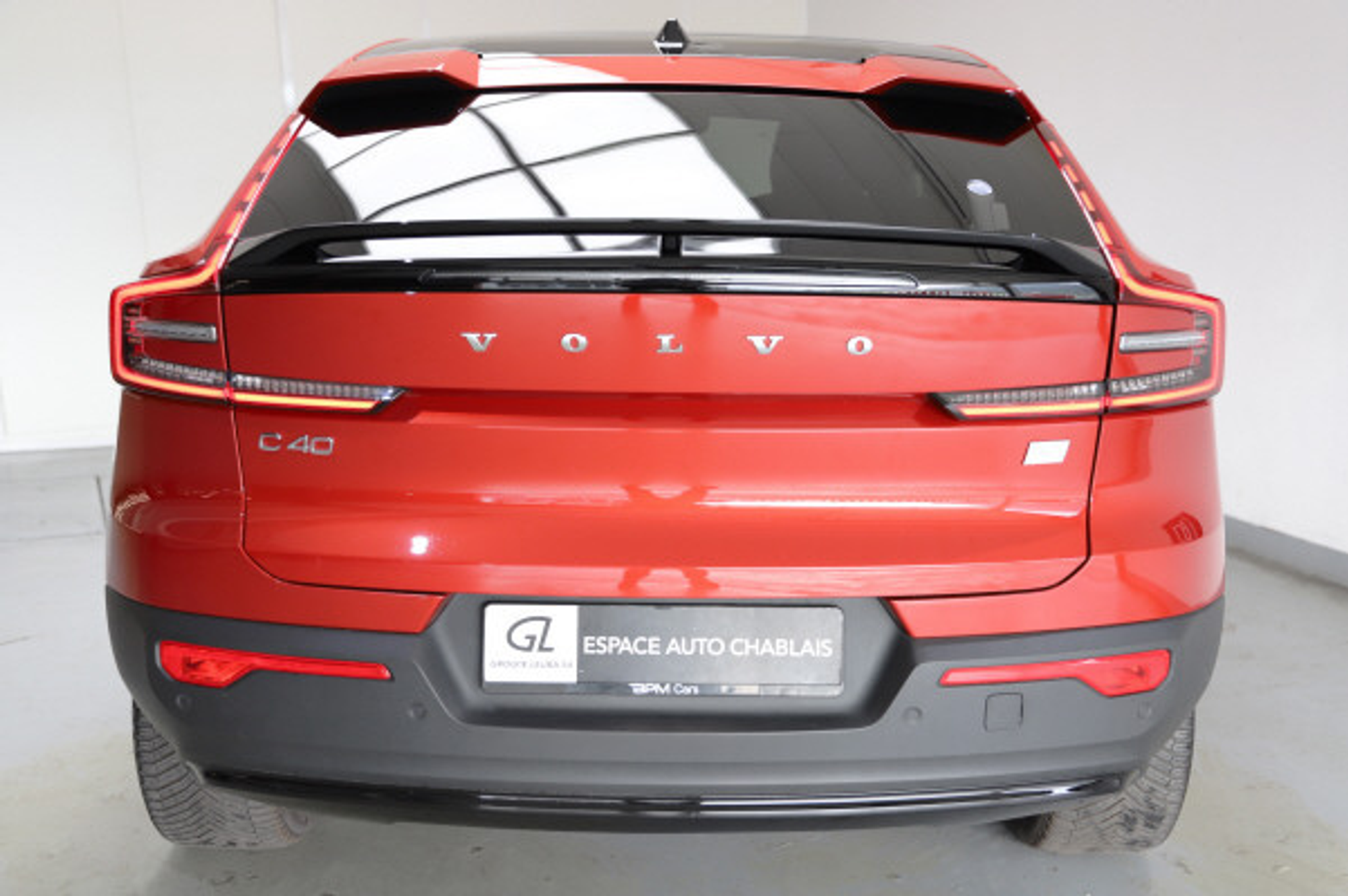 listing desktop thumbnail image 5