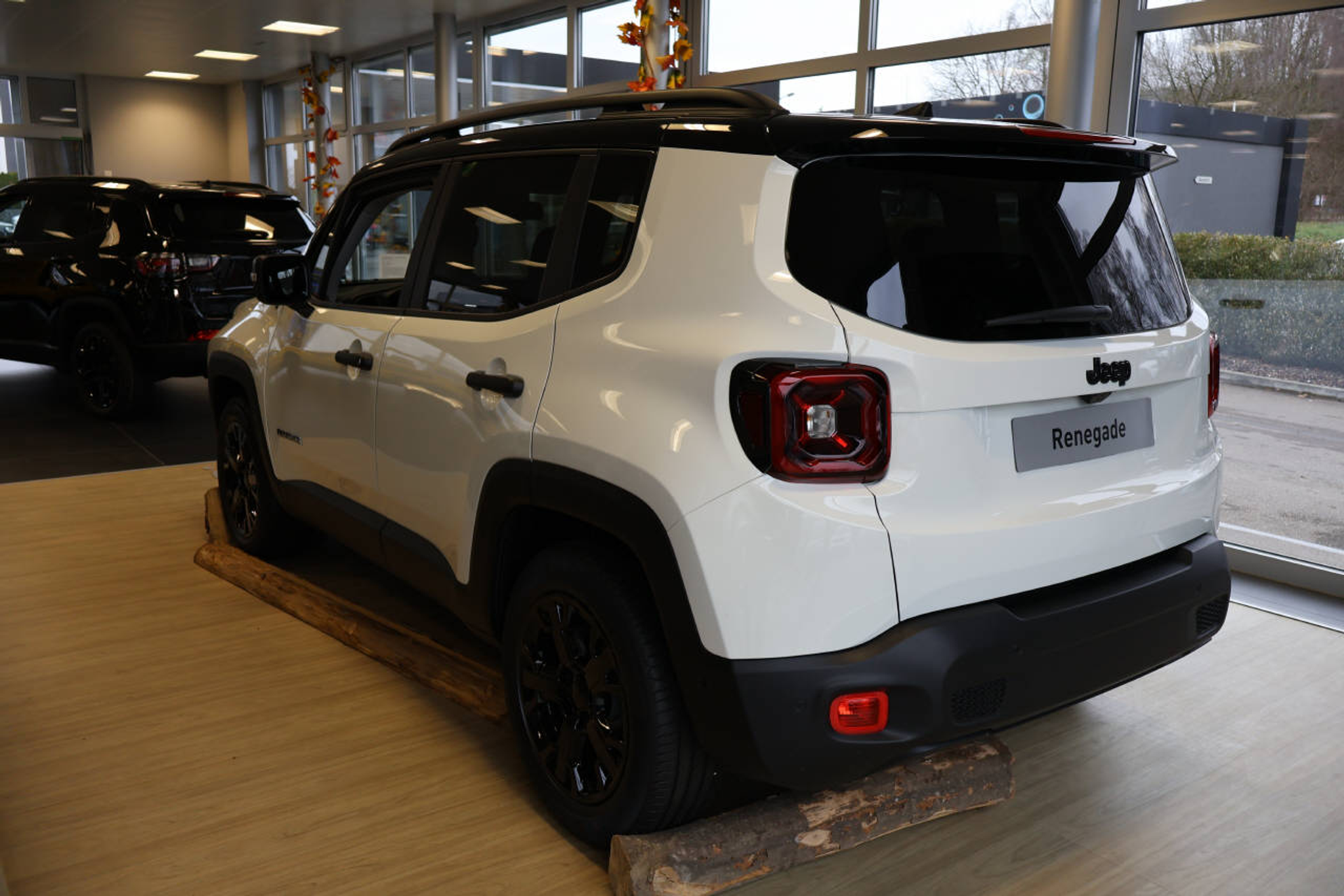 listing desktop thumbnail image 2