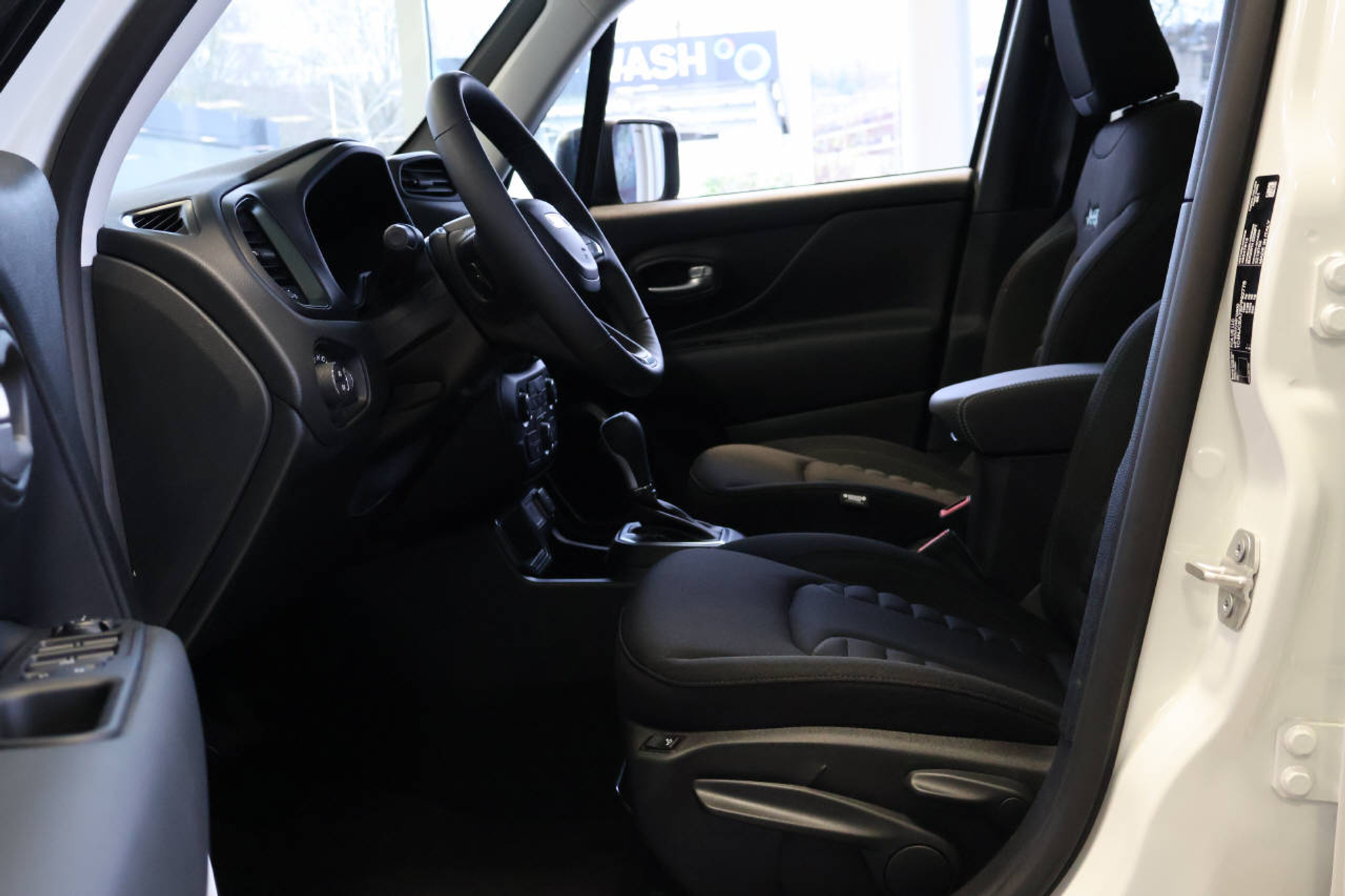 listing desktop thumbnail image 9