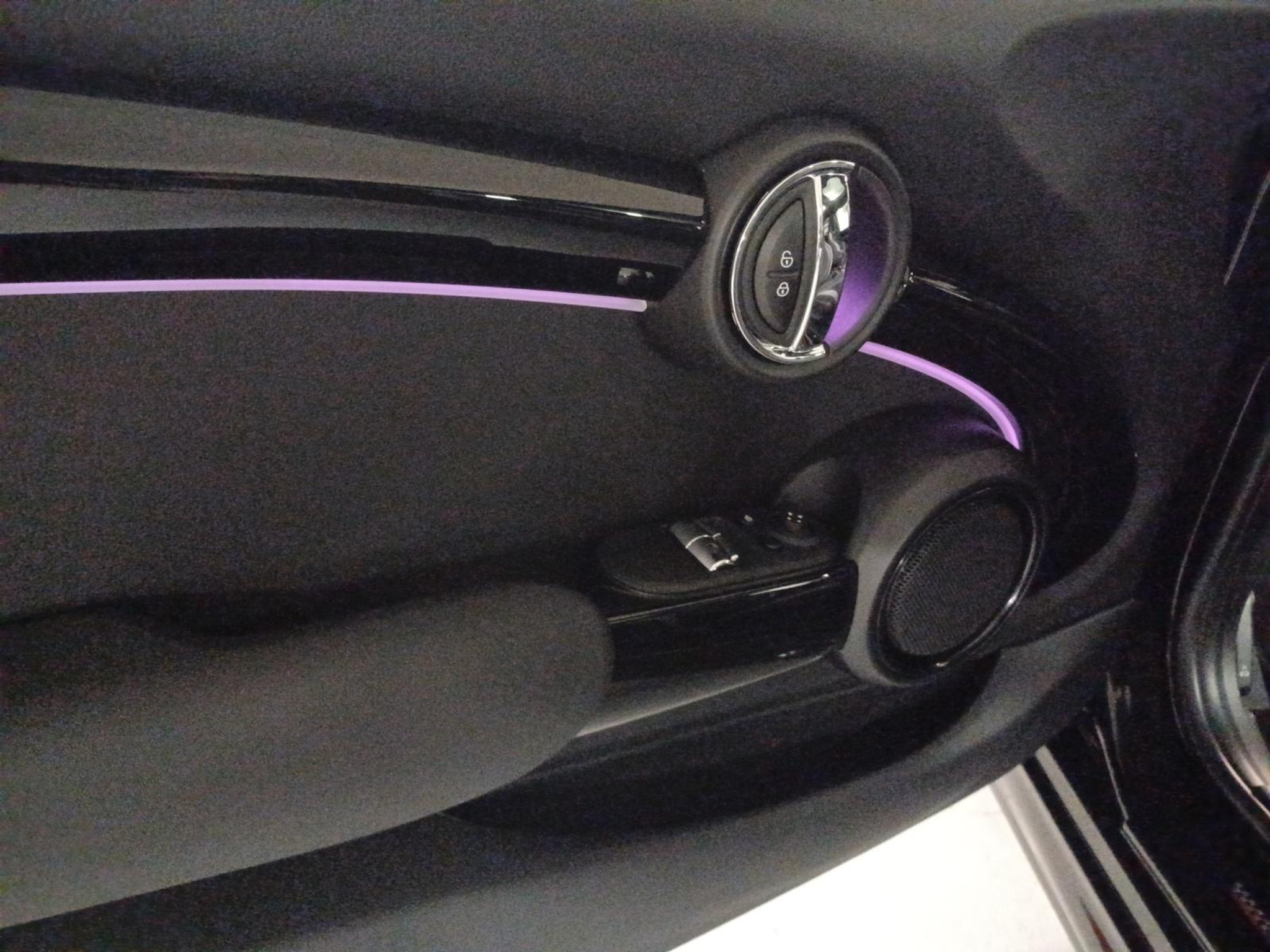 listing desktop thumbnail image 5