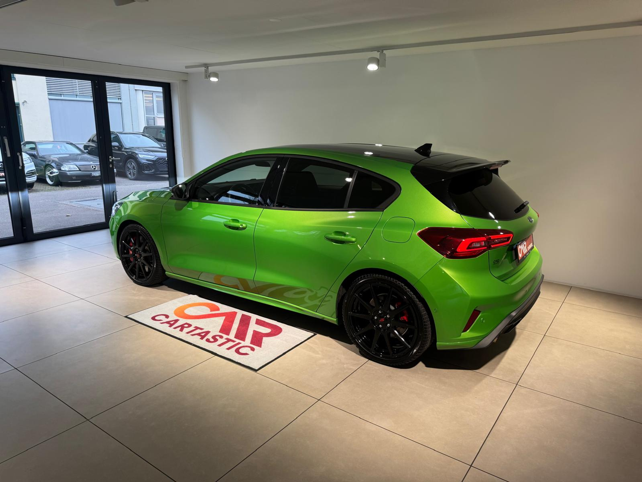 listing desktop thumbnail image 2