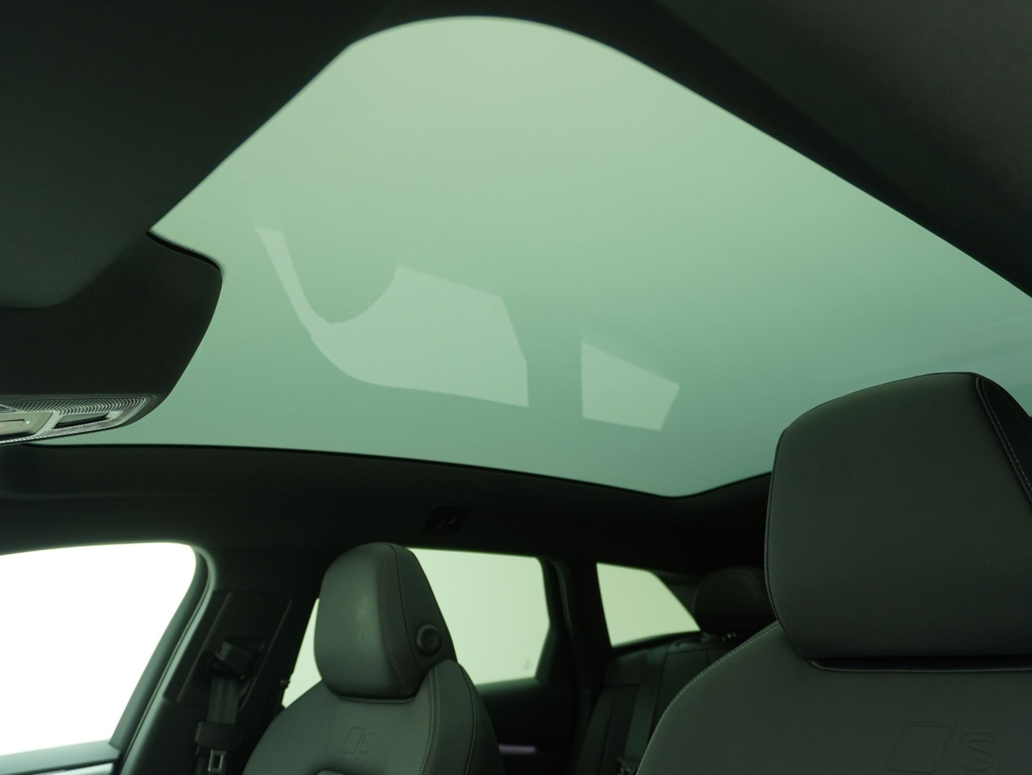 listing desktop thumbnail image 8