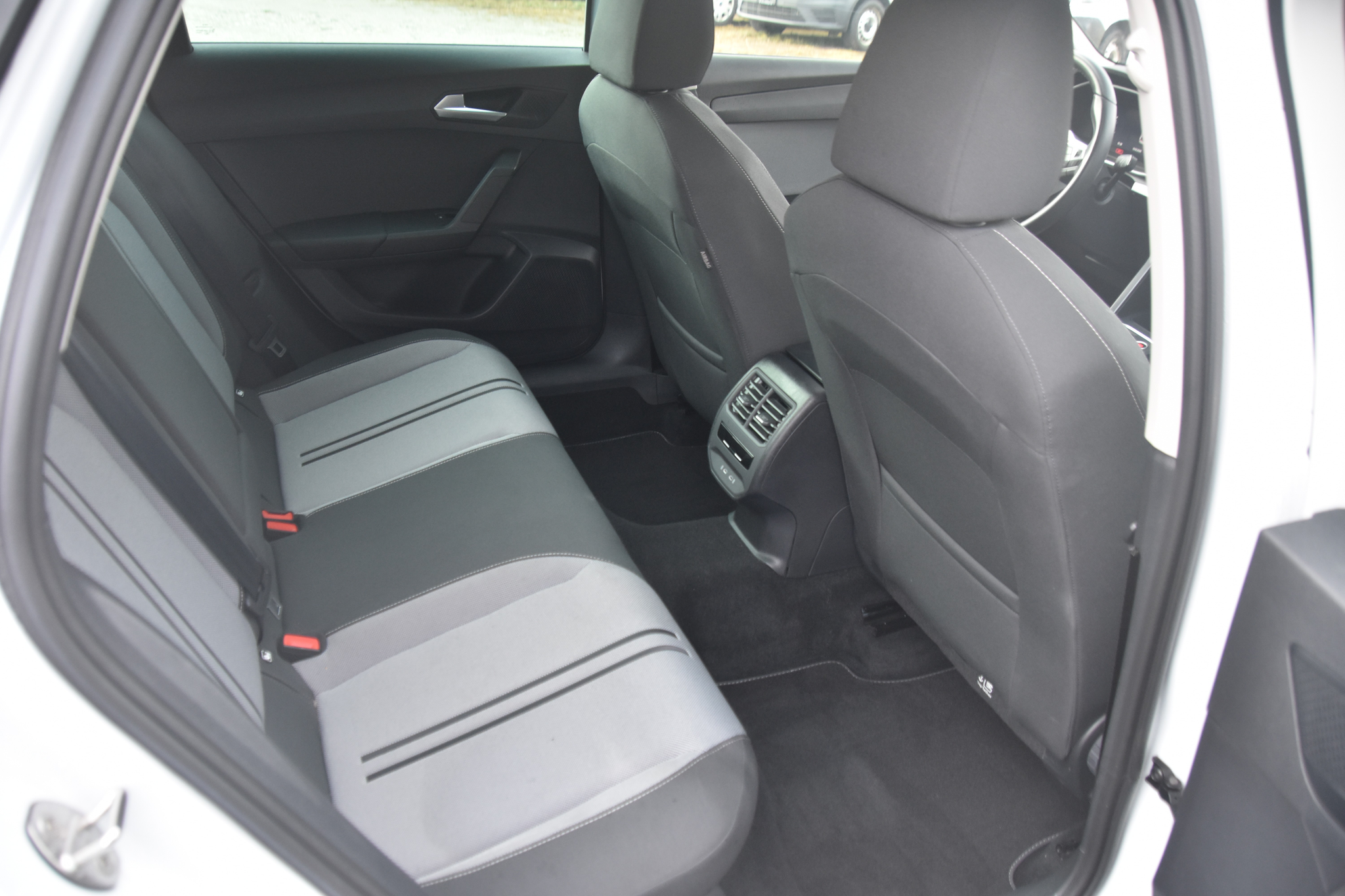 listing desktop thumbnail image 10