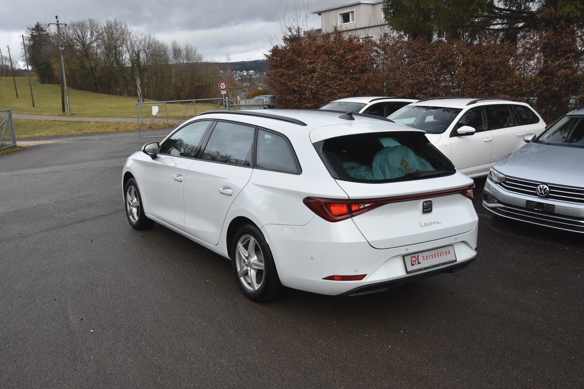 listing desktop thumbnail image 6