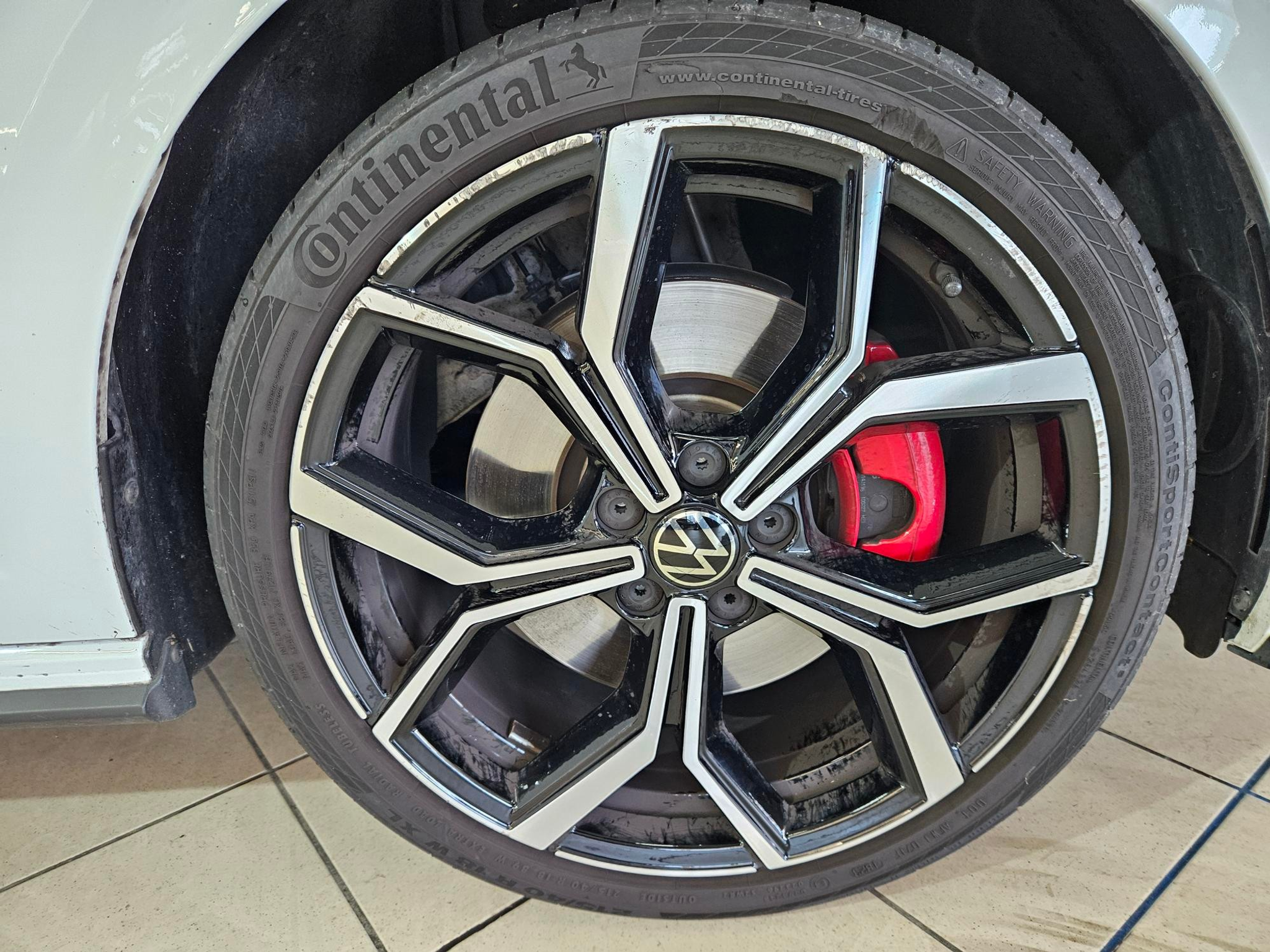 listing desktop thumbnail image 4