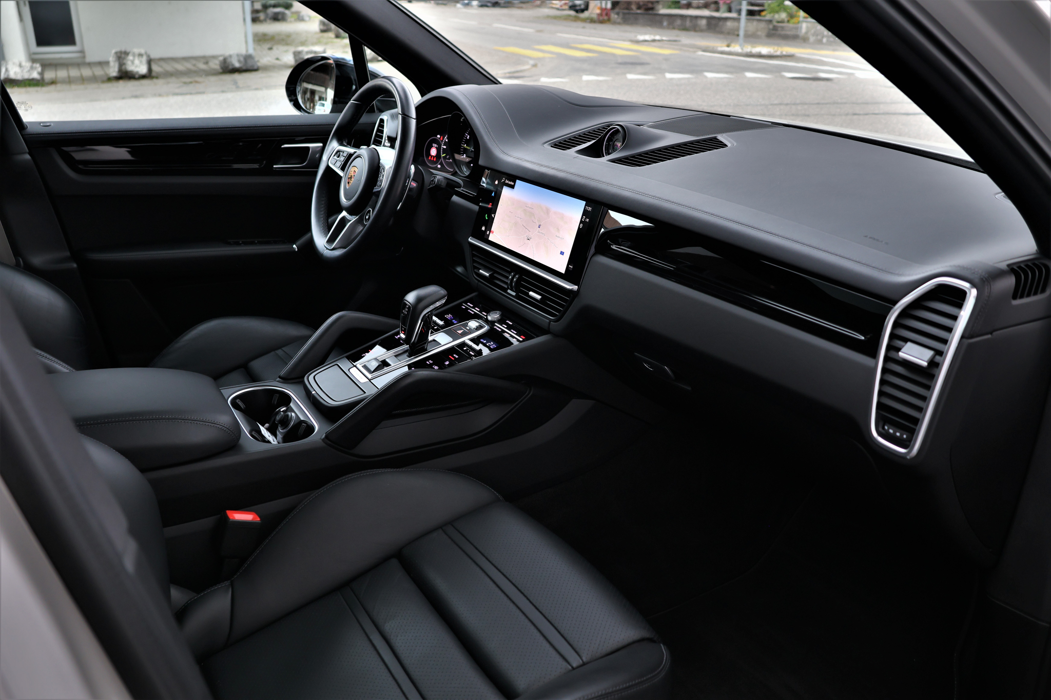 listing desktop thumbnail image 14