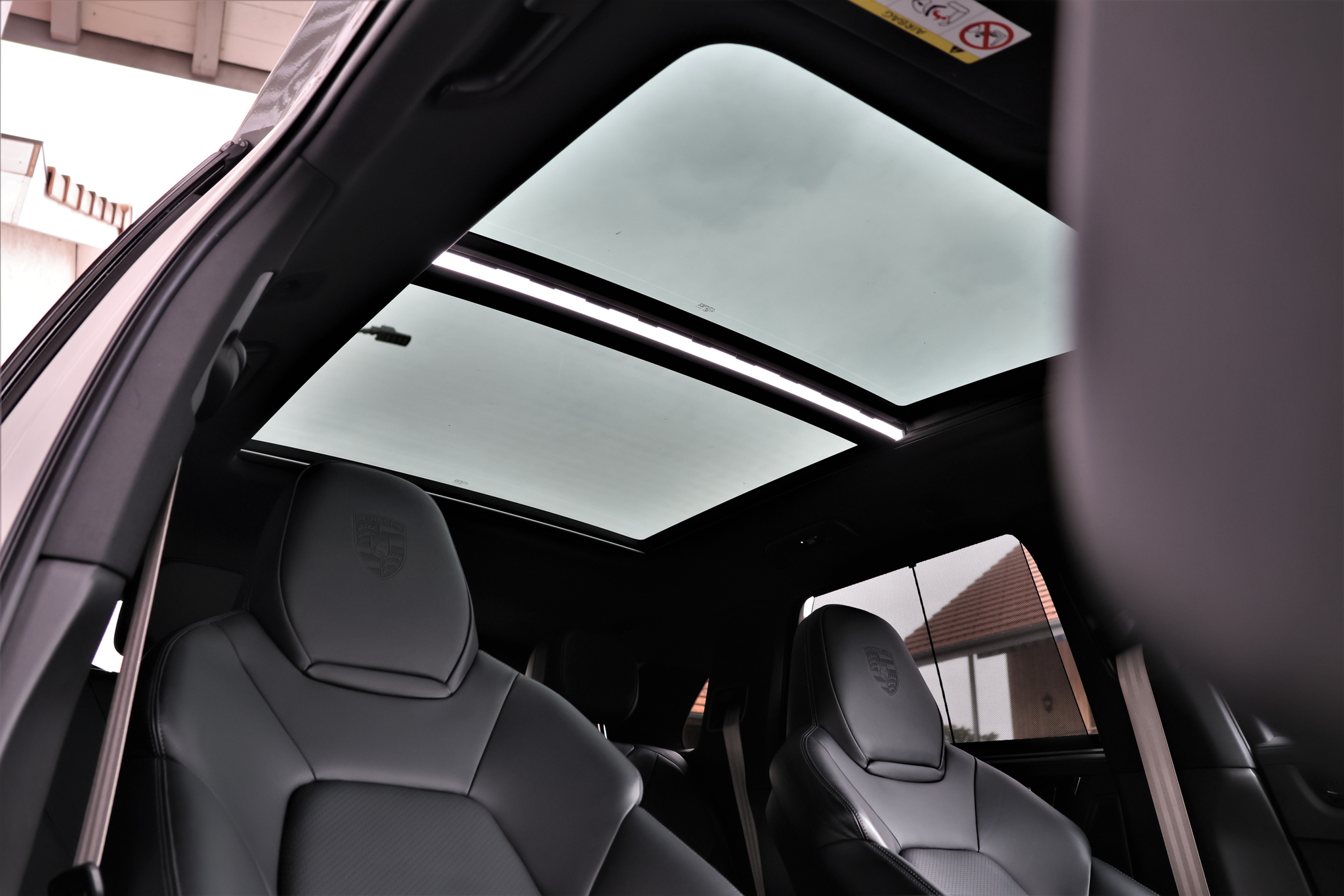 listing desktop thumbnail image 16